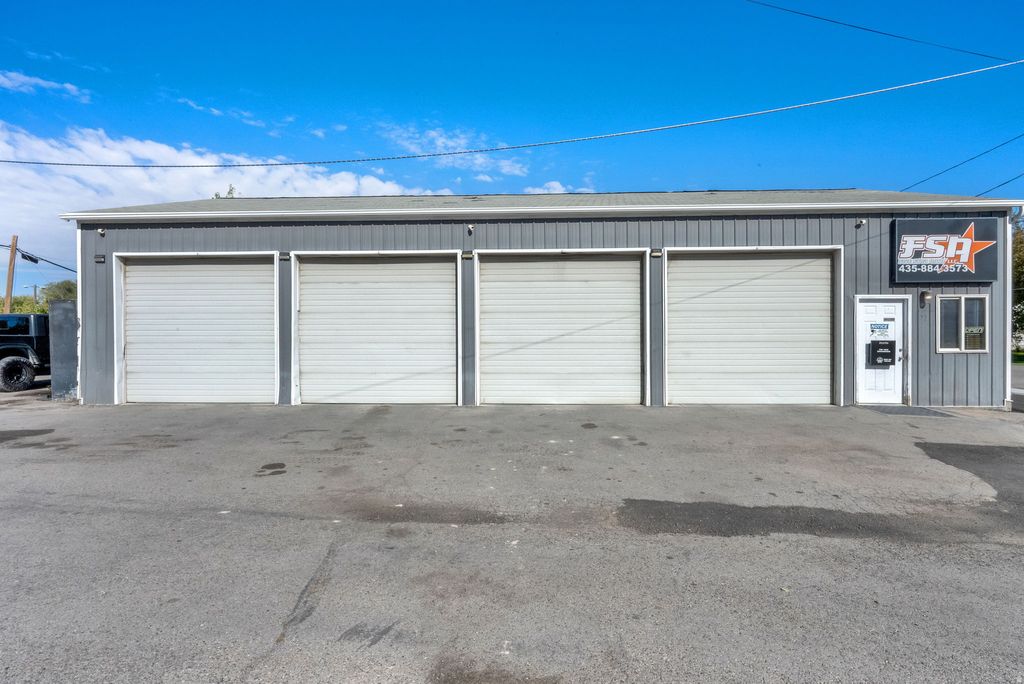 Photo of 51 N HALE ST, Grantsville, UT 84029 (MLS # 2146162)