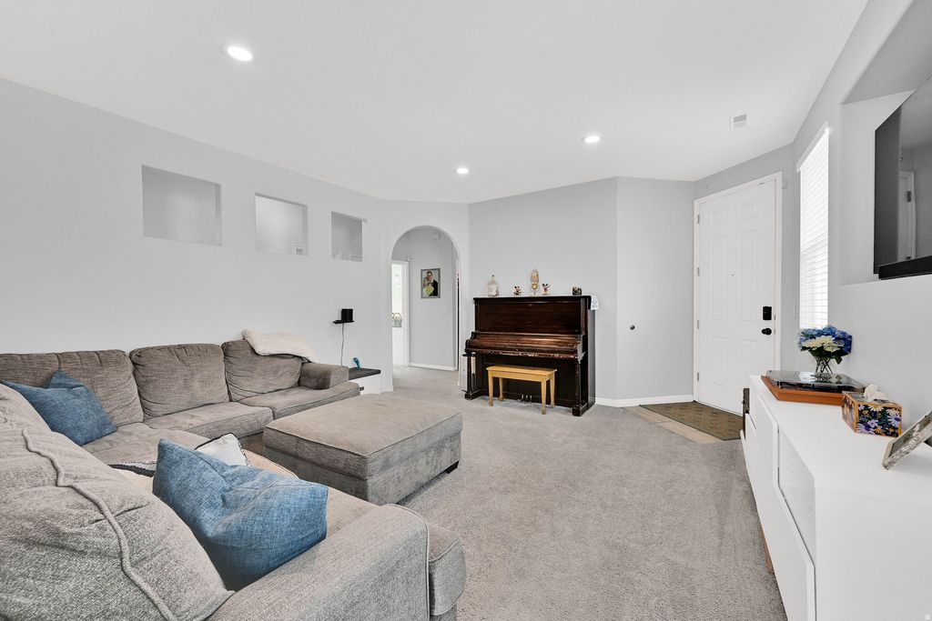 Photo of 302 N FOXBORO DR, North Salt Lake, UT 84054 (MLS # 2150950)