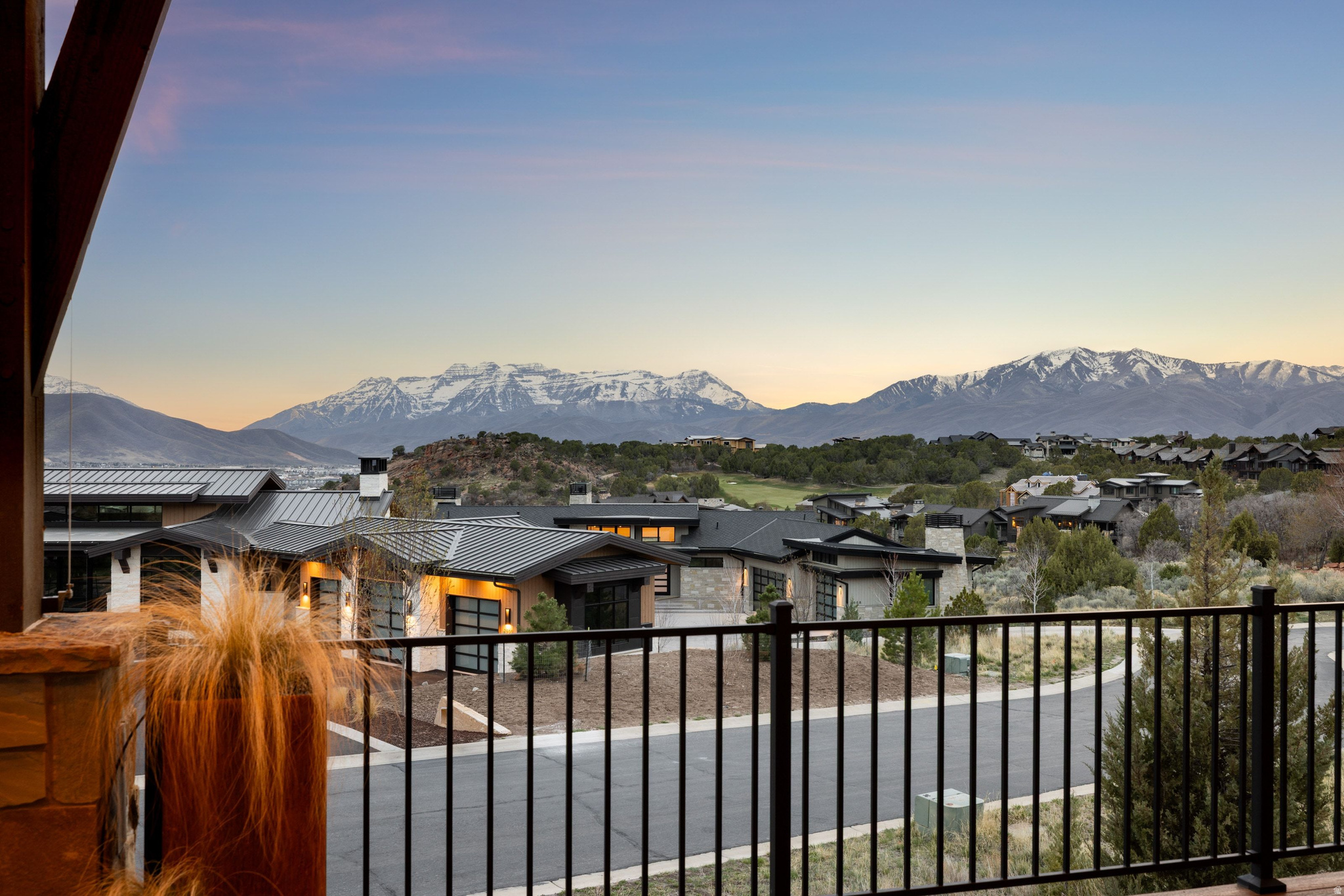 RED LEDGES - Residential