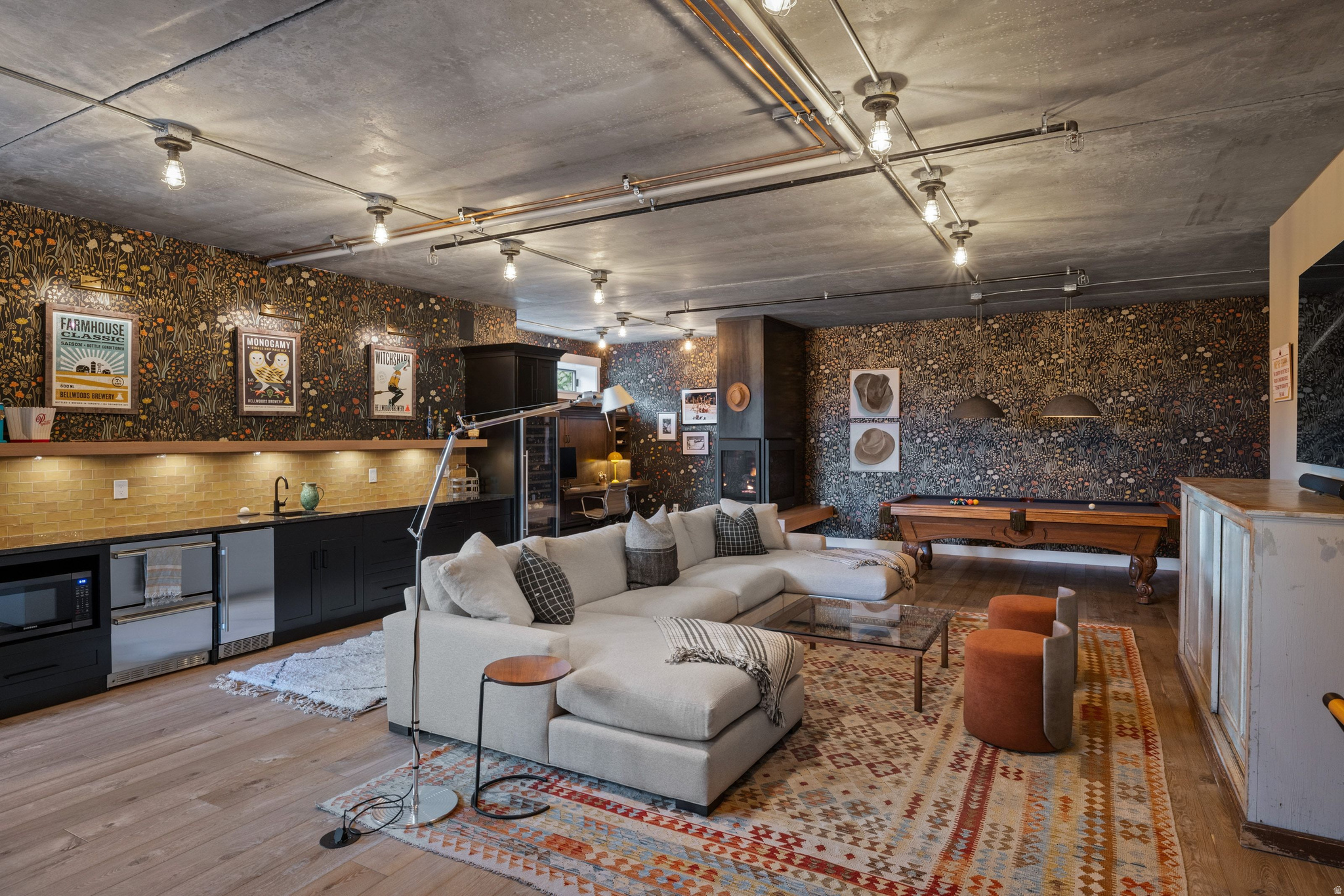 RED LEDGES - Residential