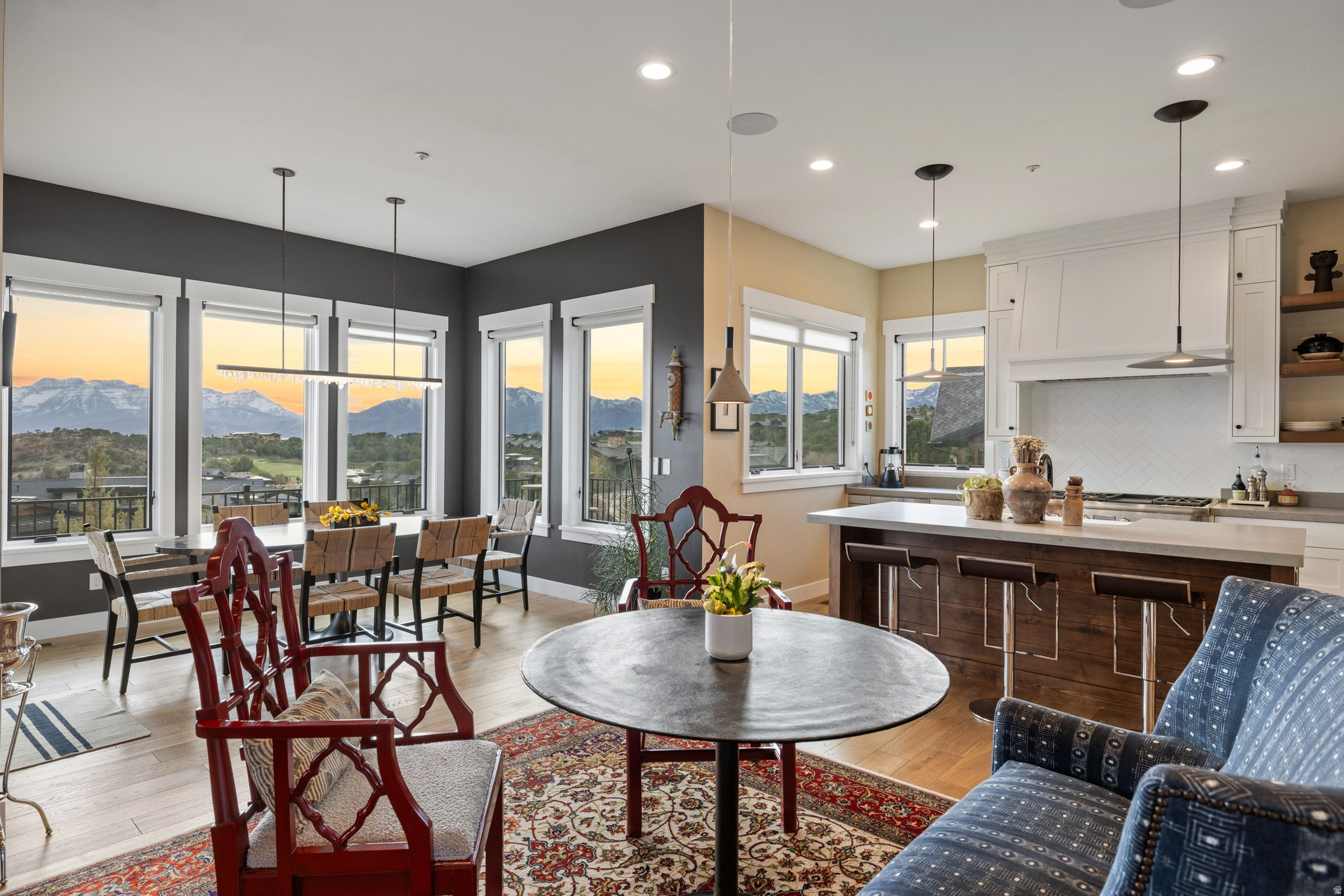 RED LEDGES - Residential