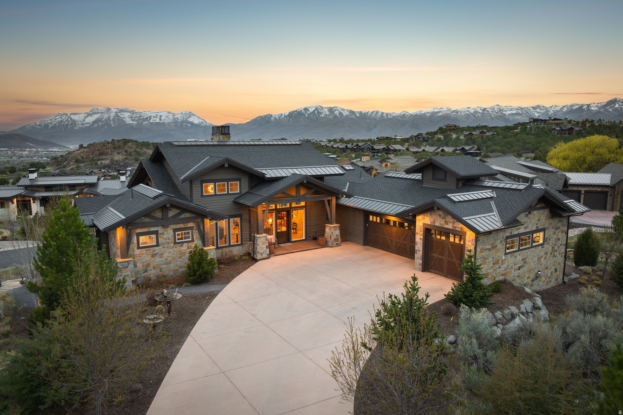 RED LEDGES - Residential