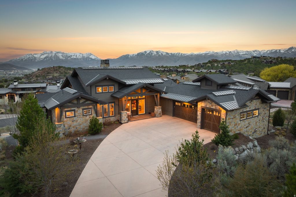 Photo of 711 N RED LEDGES BLVD, Heber City, UT 84032 (MLS # 2148009)