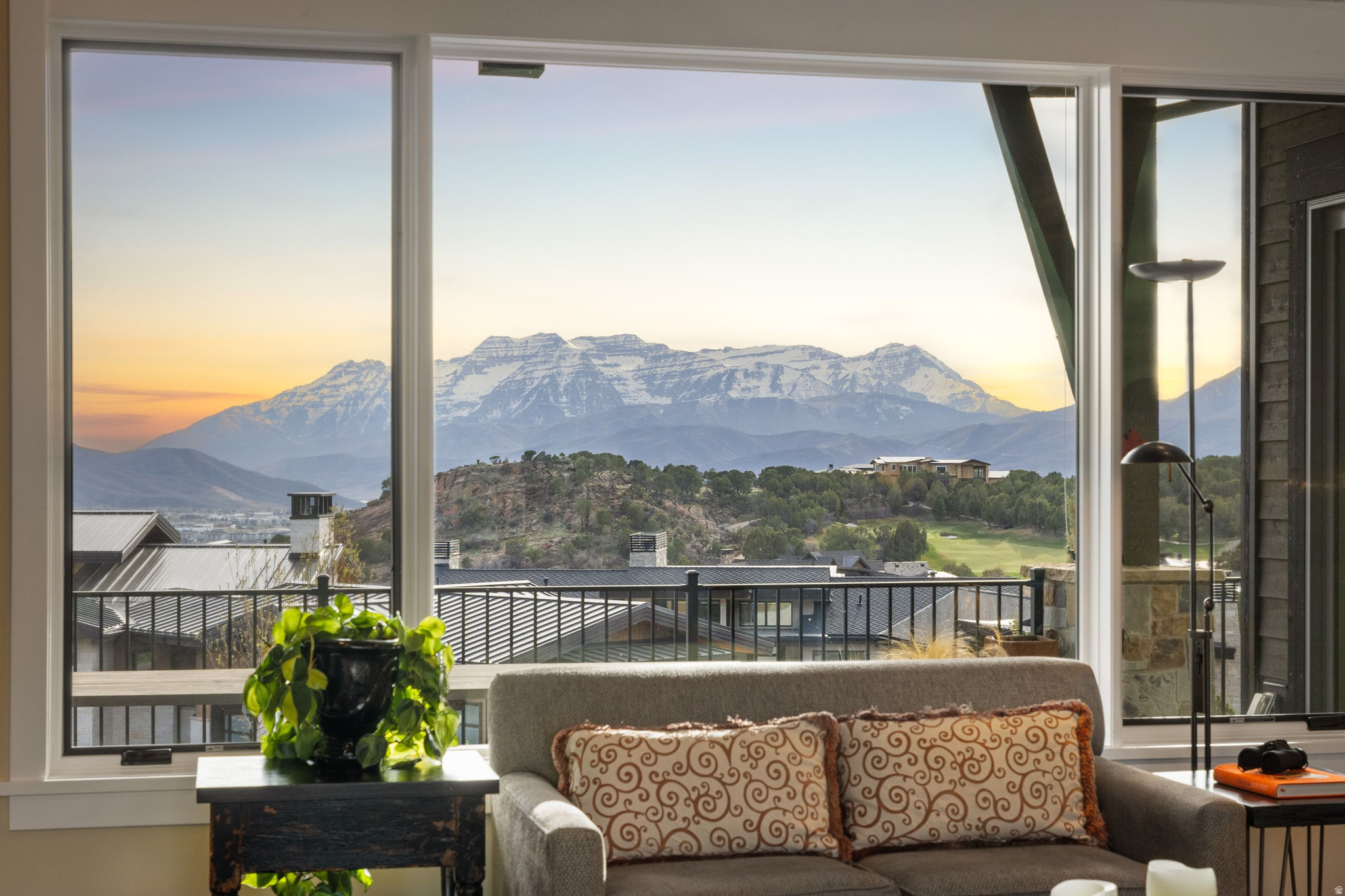 RED LEDGES - Residential