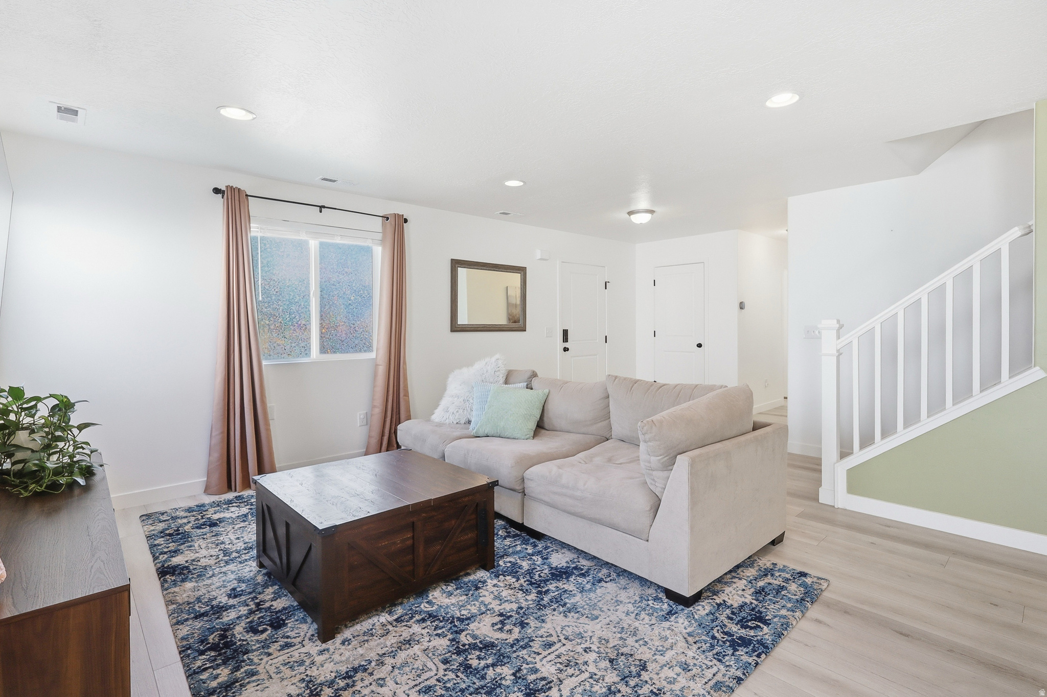 SALT POINT - Residential