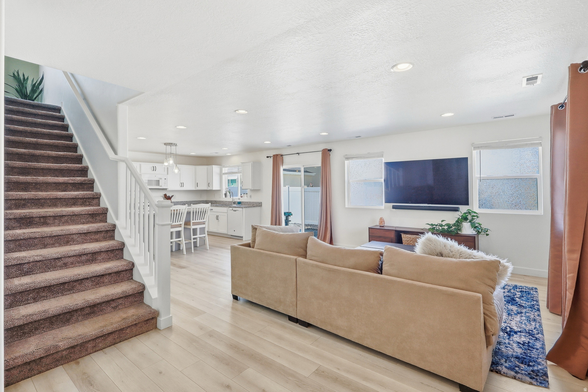 SALT POINT - Residential