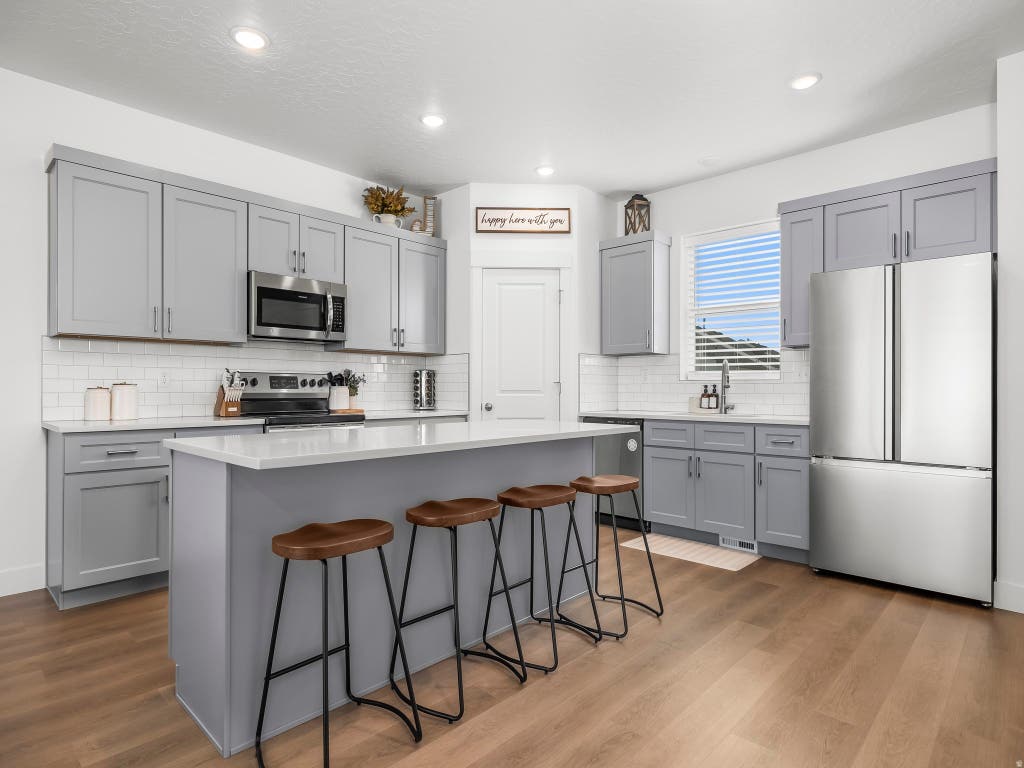Photo of 714 E GARDEN DR, Eagle Mountain, UT 84005 (MLS # 2163184)