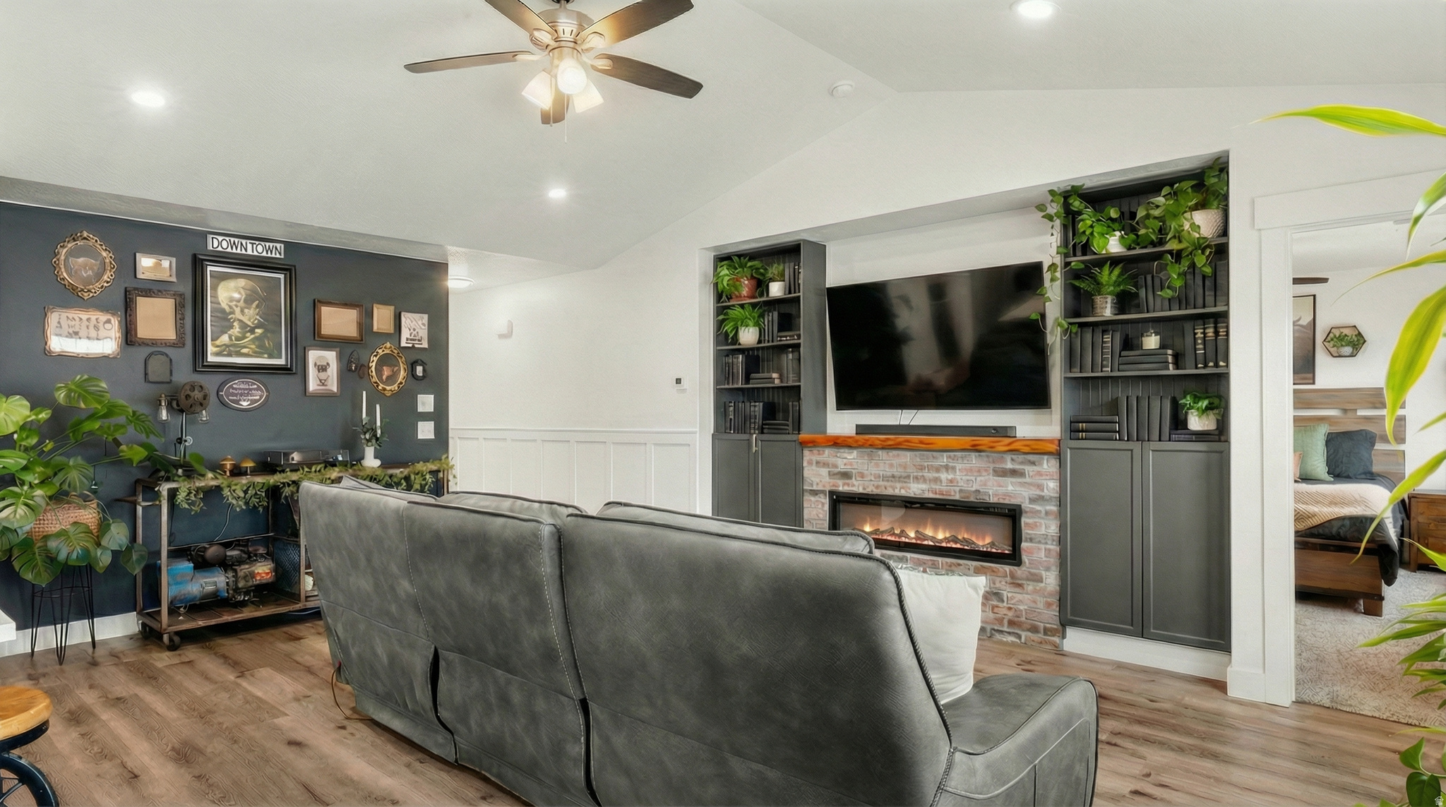 WOLFPACK CROSSING SU - Residential