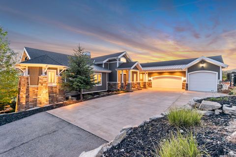 Photo of 3080 E HUNTERS RIDGE WAY, Heber City, UT 84032 (MLS # 2158579)