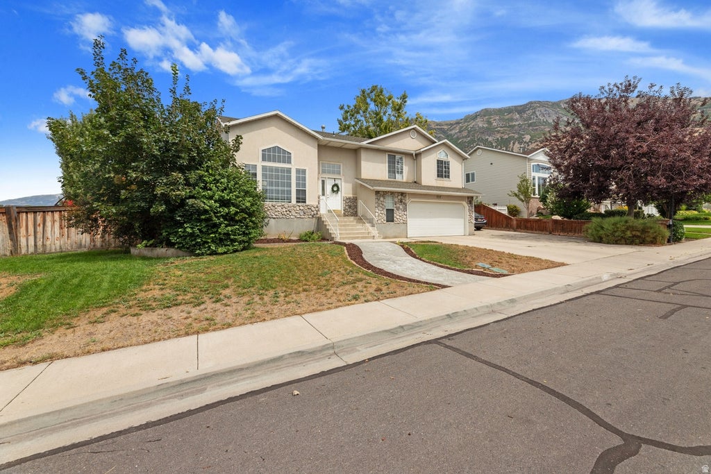 Photo of 237 E 1640 N, Pleasant Grove, UT 84062 (MLS # 2179281)