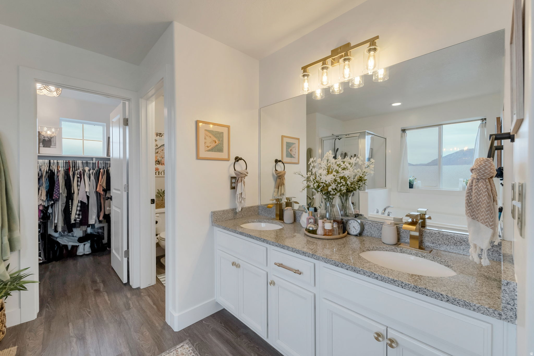 LAKESIDE - Residential