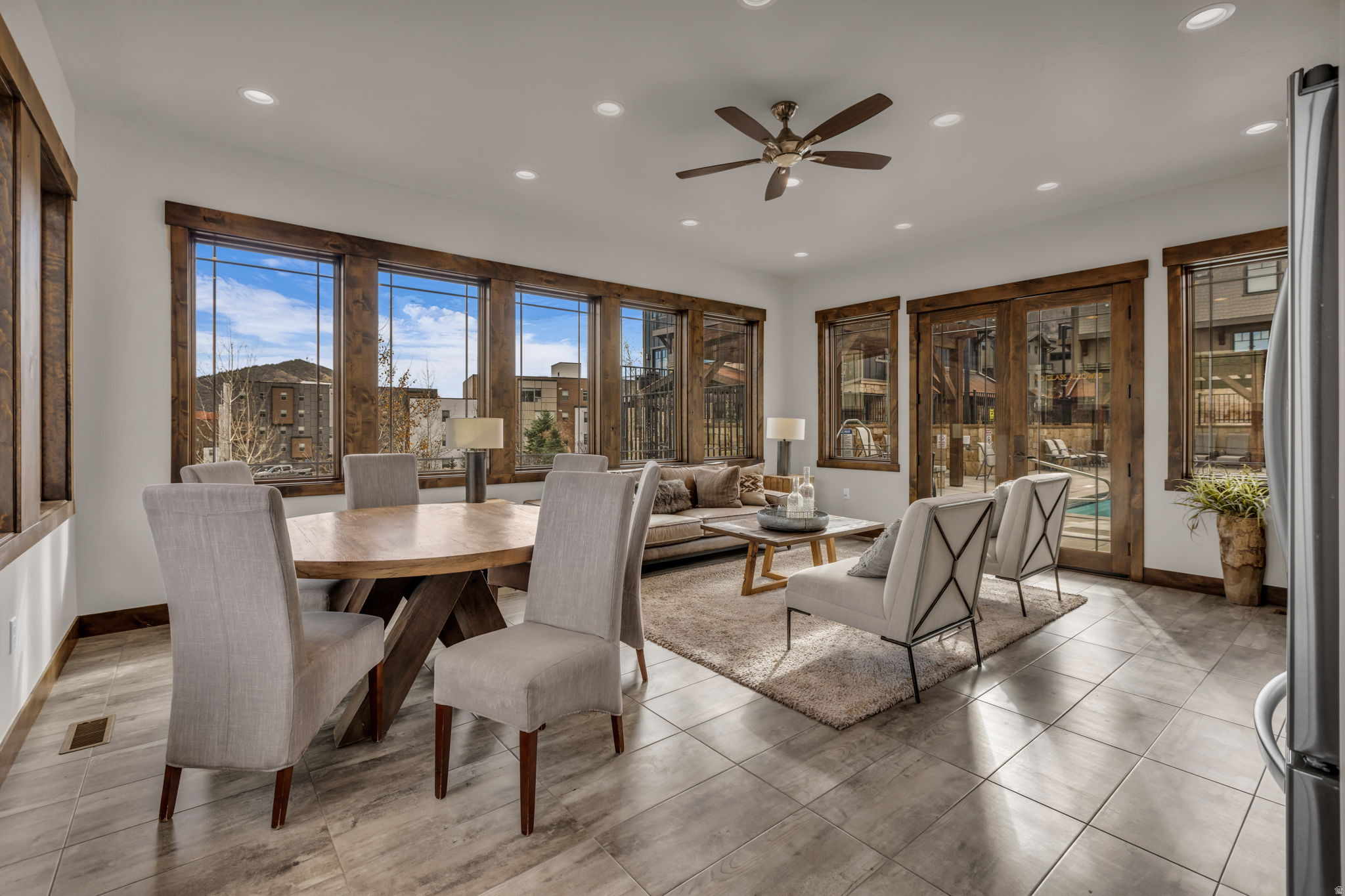 THE LOFTS AT BLACKSTONE CONDO - Residential