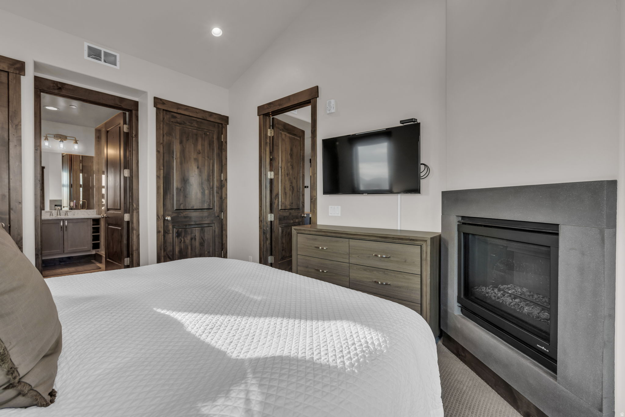 THE LOFTS AT BLACKSTONE CONDO - Residential