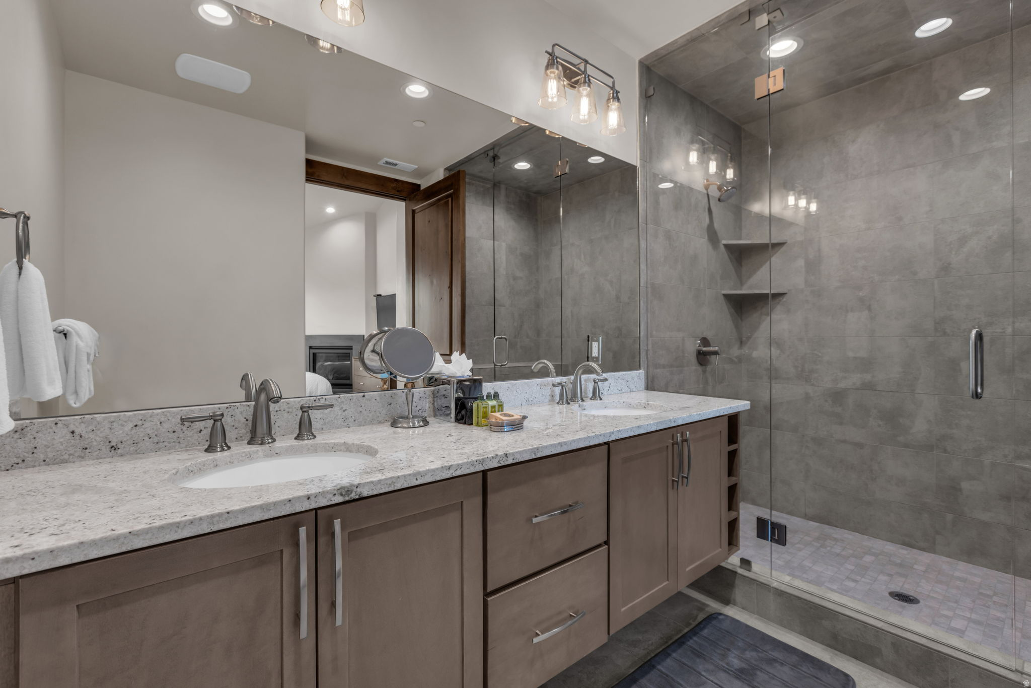 THE LOFTS AT BLACKSTONE CONDO - Residential