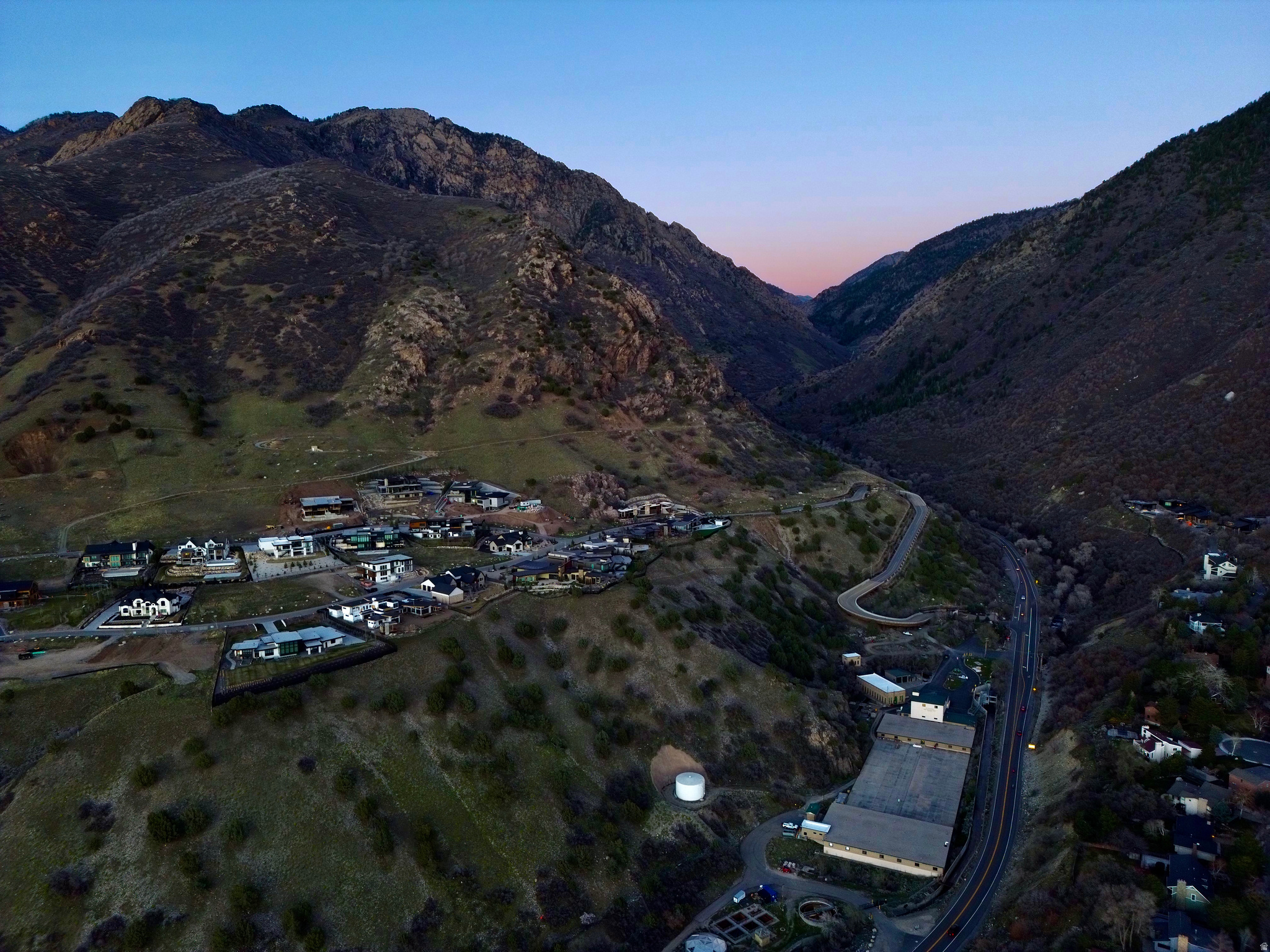 COTTONWOOD CANYON - Land