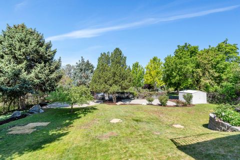 Tiny photo for 3813 N FOOTHILL DR, Provo, UT 84604 (MLS # 2160766)