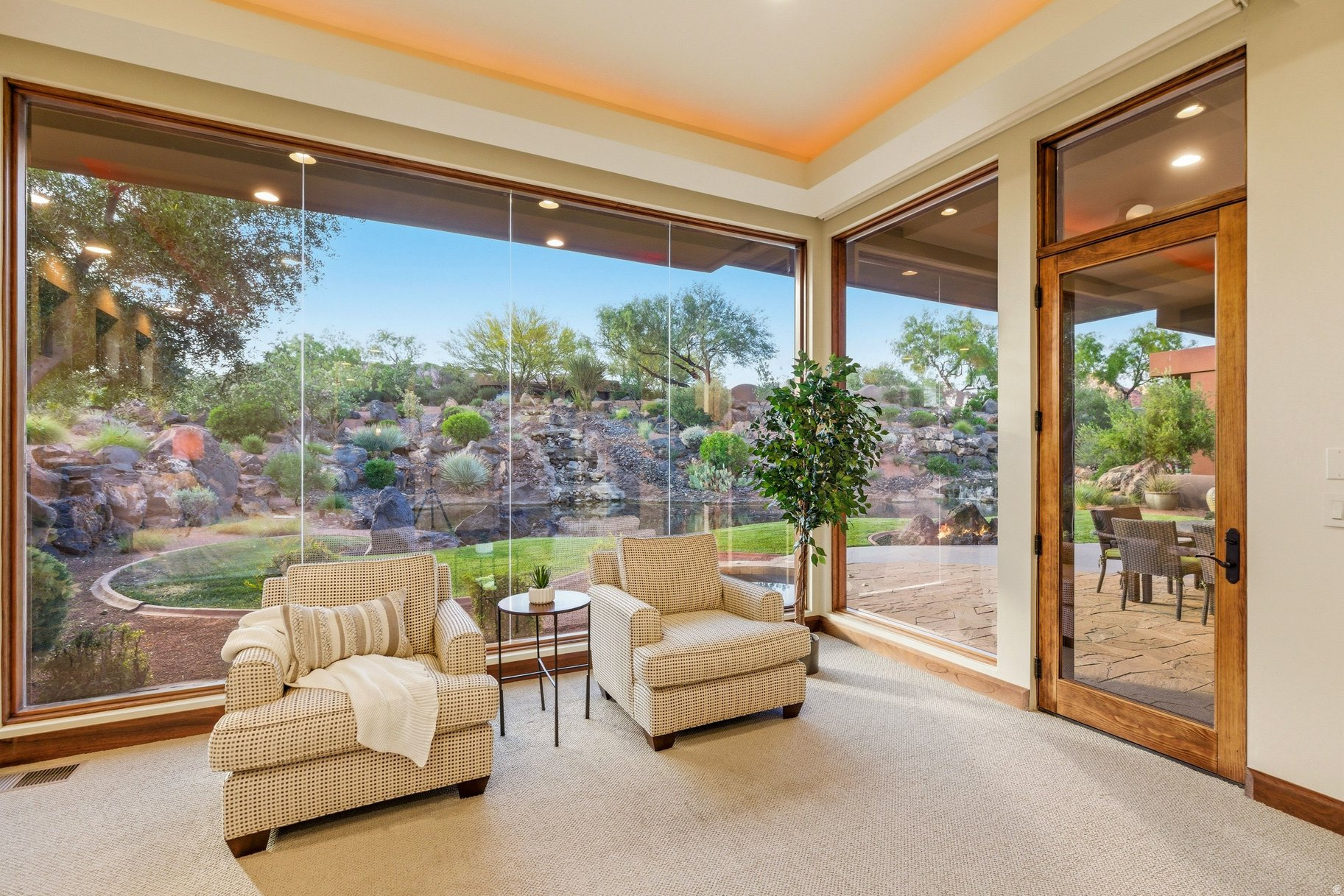 THE RESERVE OF ENTRADA - Residential