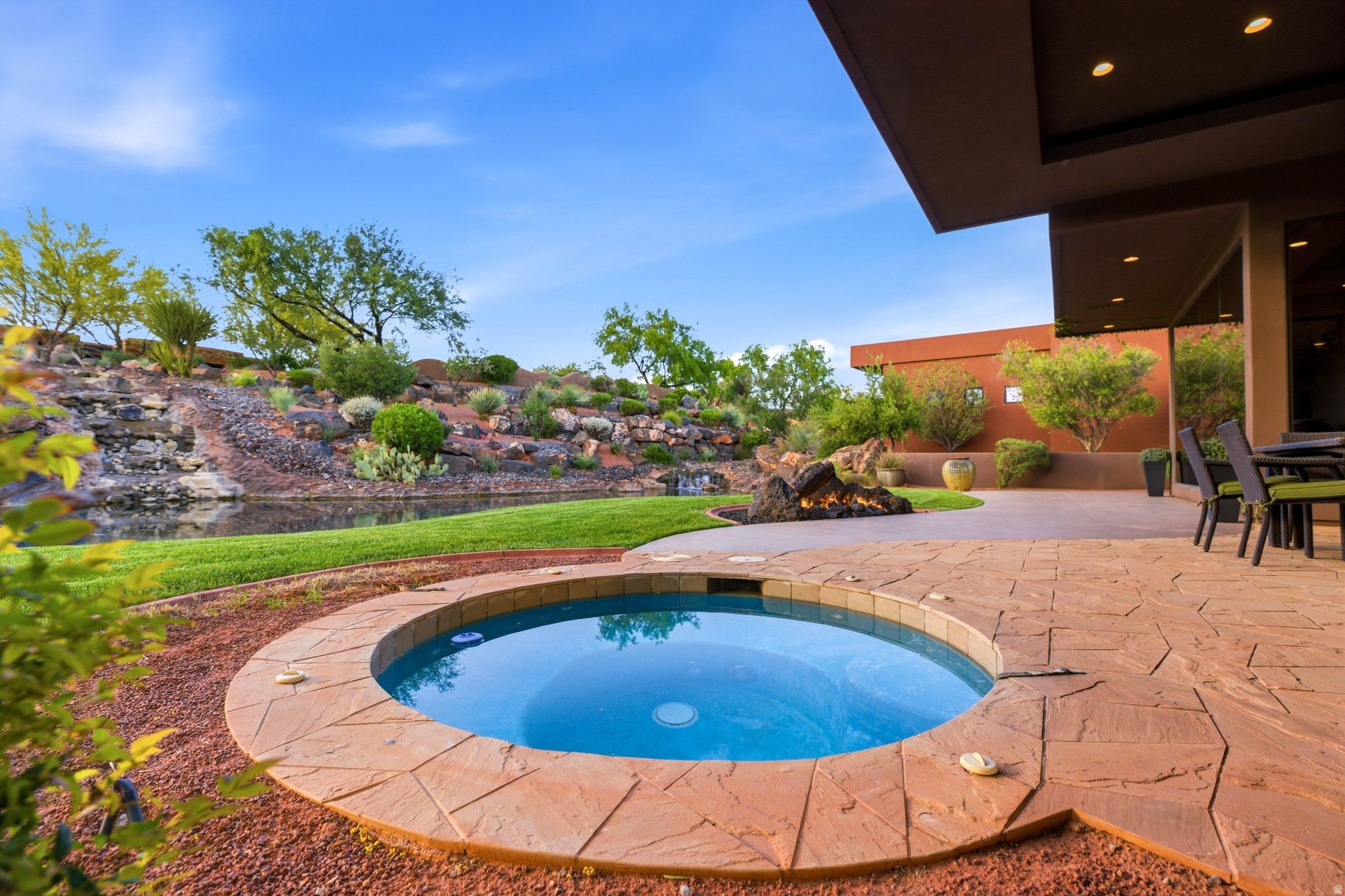 THE RESERVE OF ENTRADA - Residential