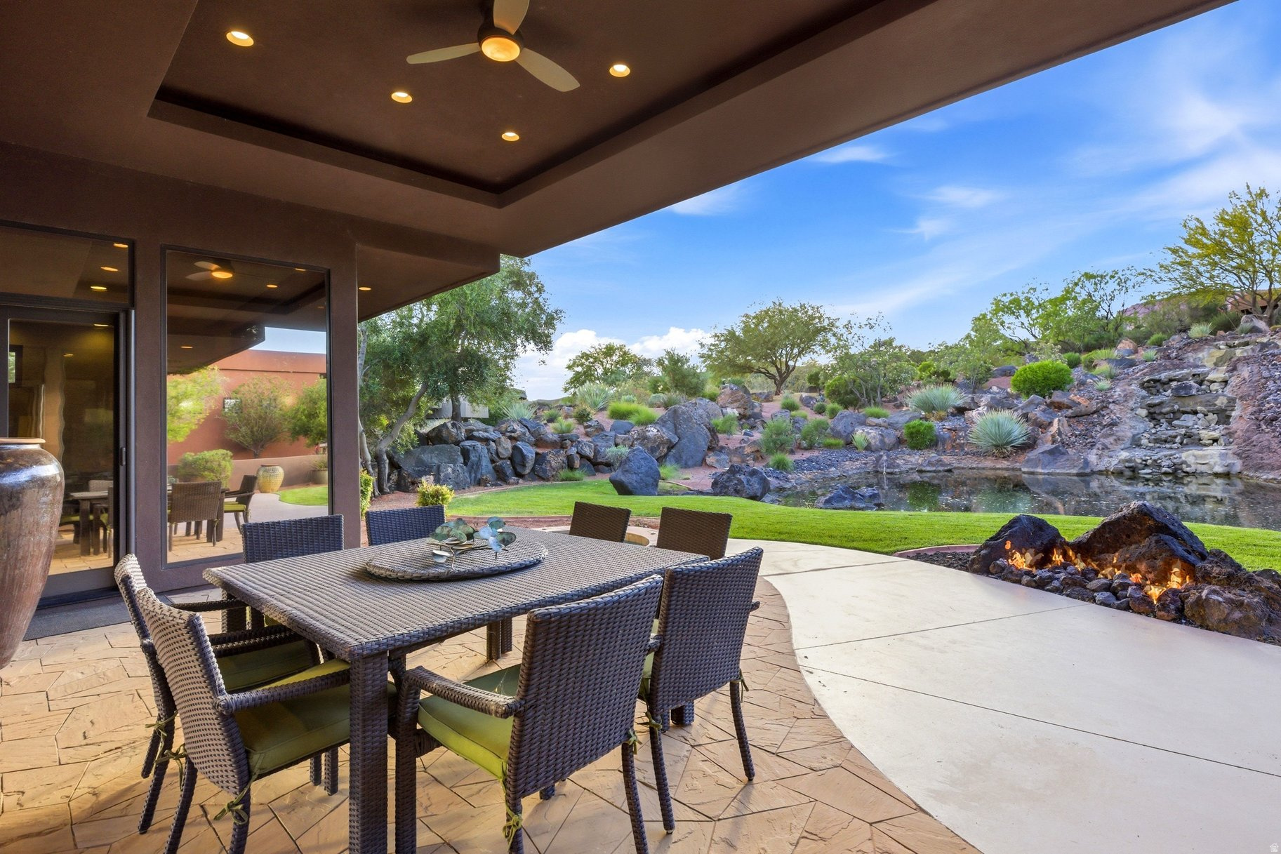 THE RESERVE OF ENTRADA - Residential