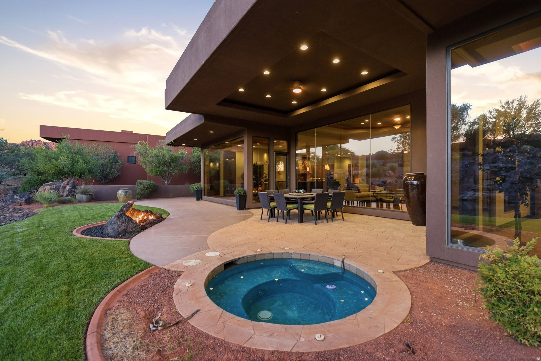 THE RESERVE OF ENTRADA - Residential