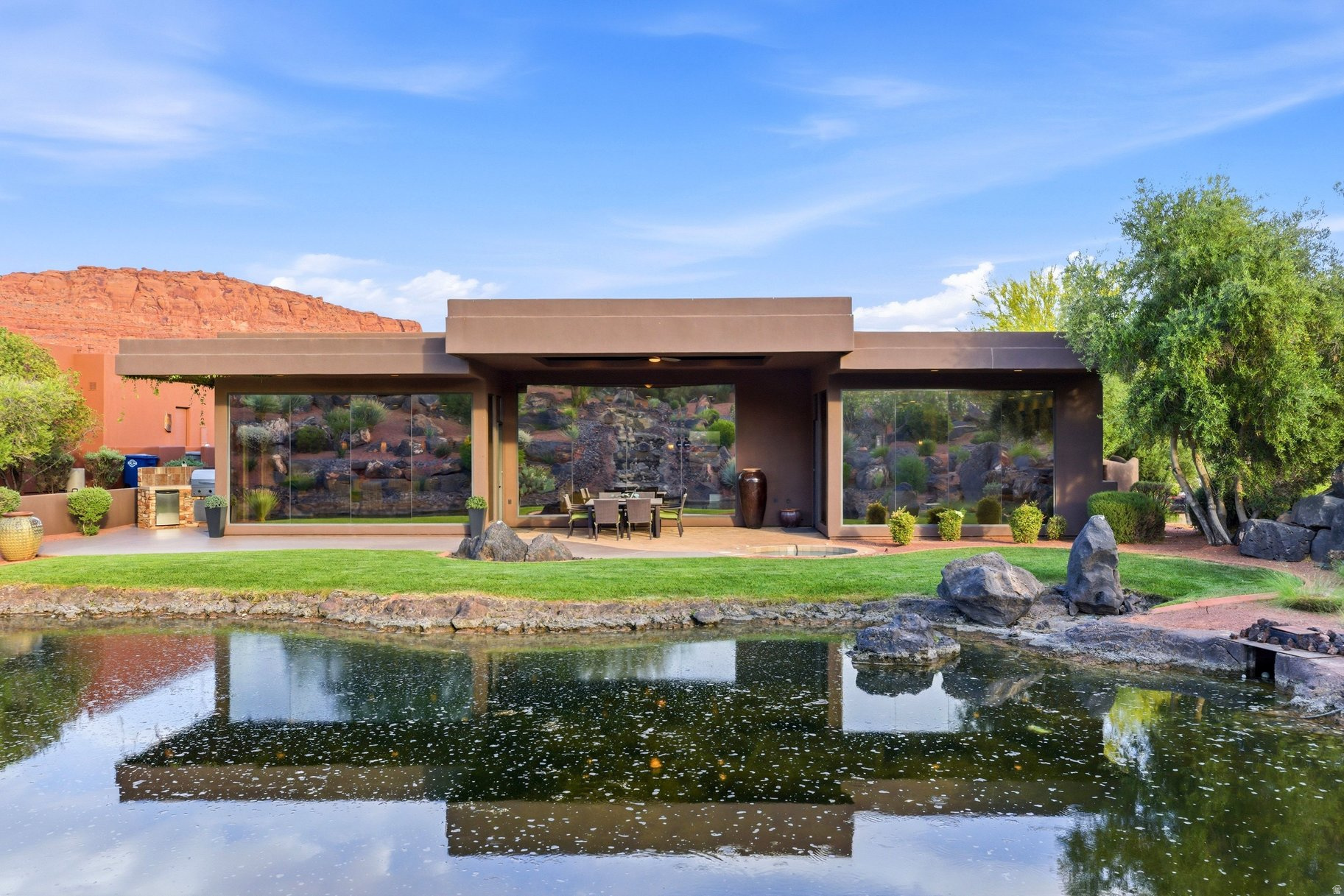 THE RESERVE OF ENTRADA - Residential
