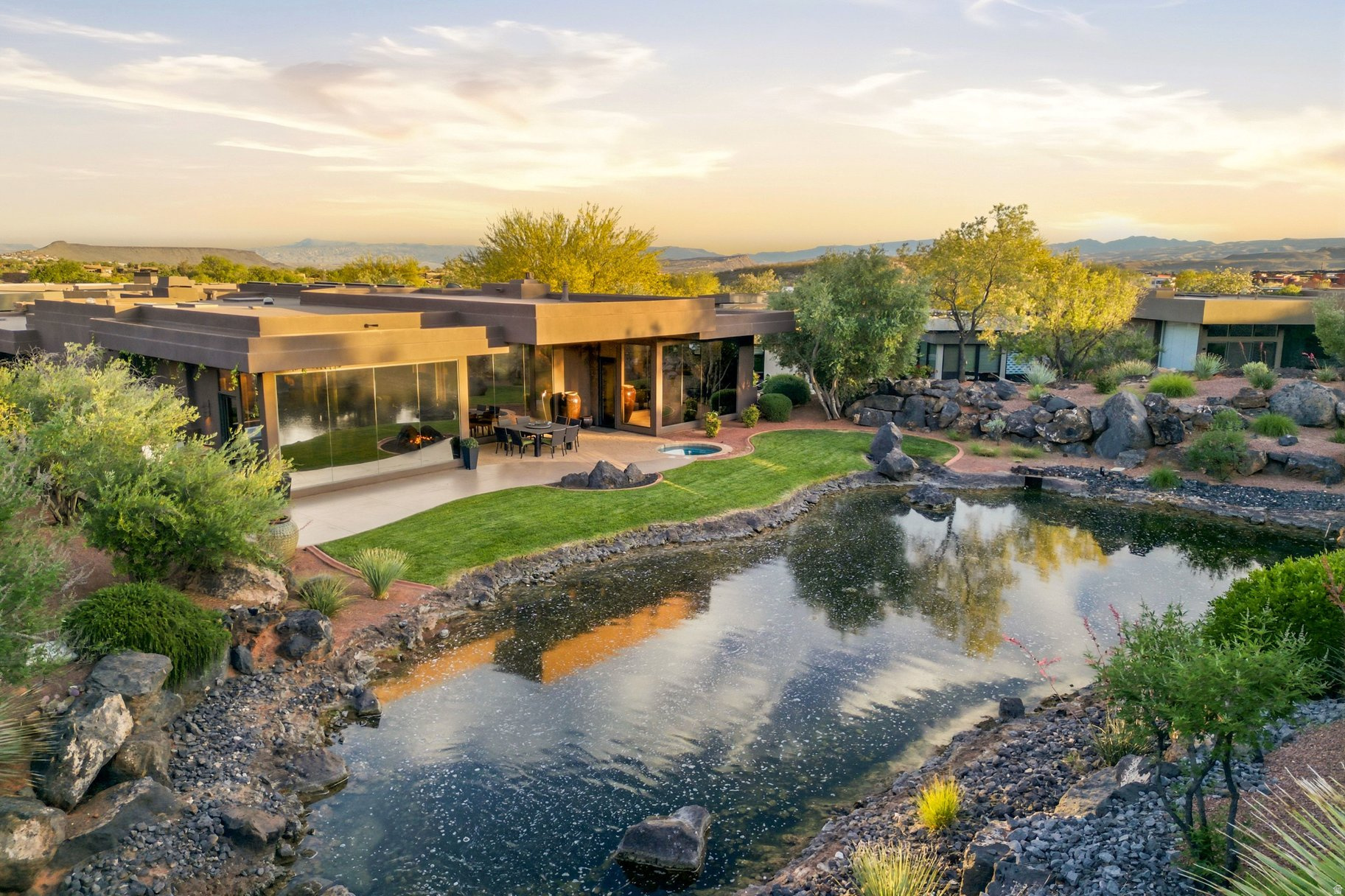 THE RESERVE OF ENTRADA - Residential