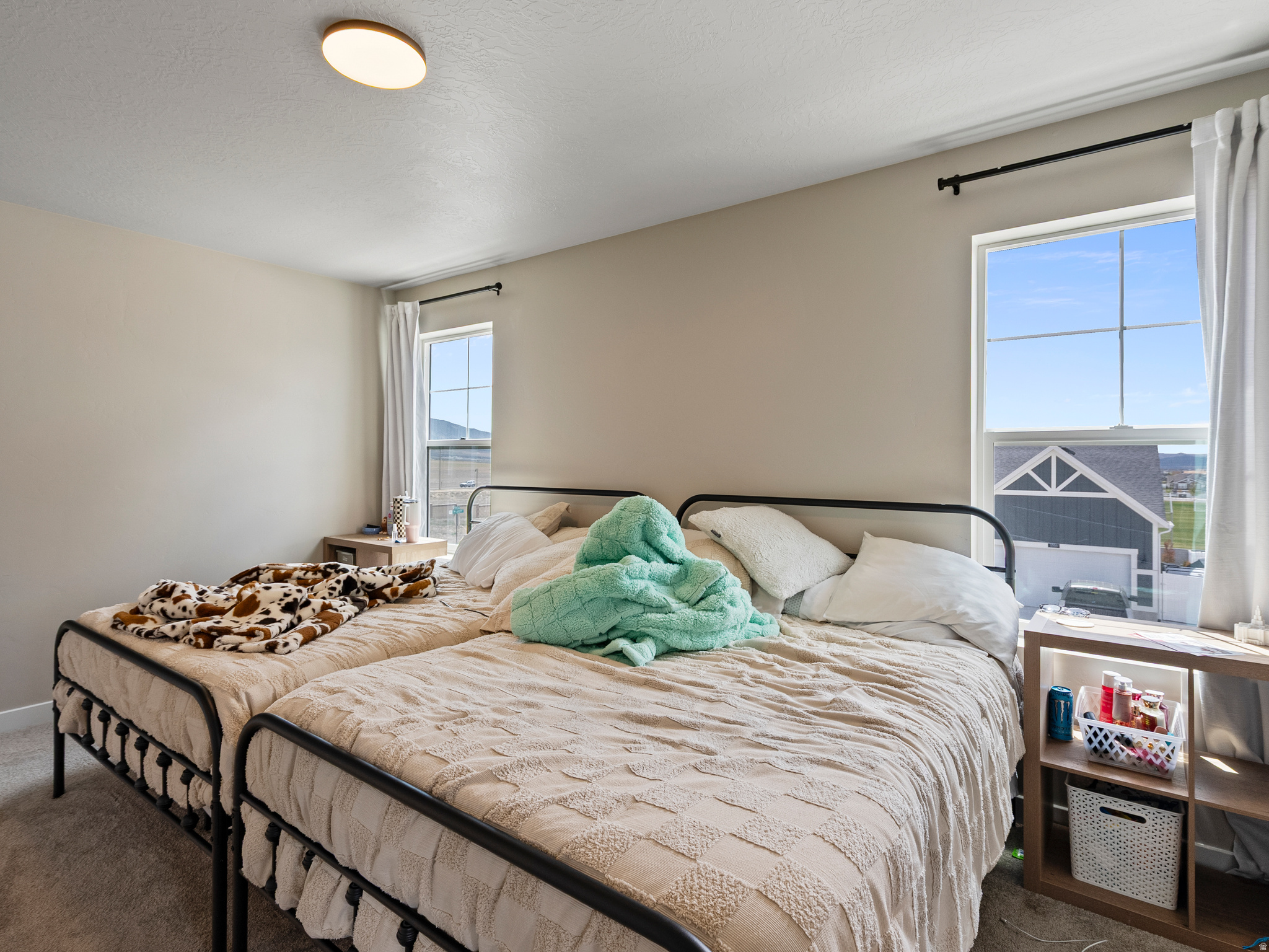 OVERLAND COMMUNITY - Residential