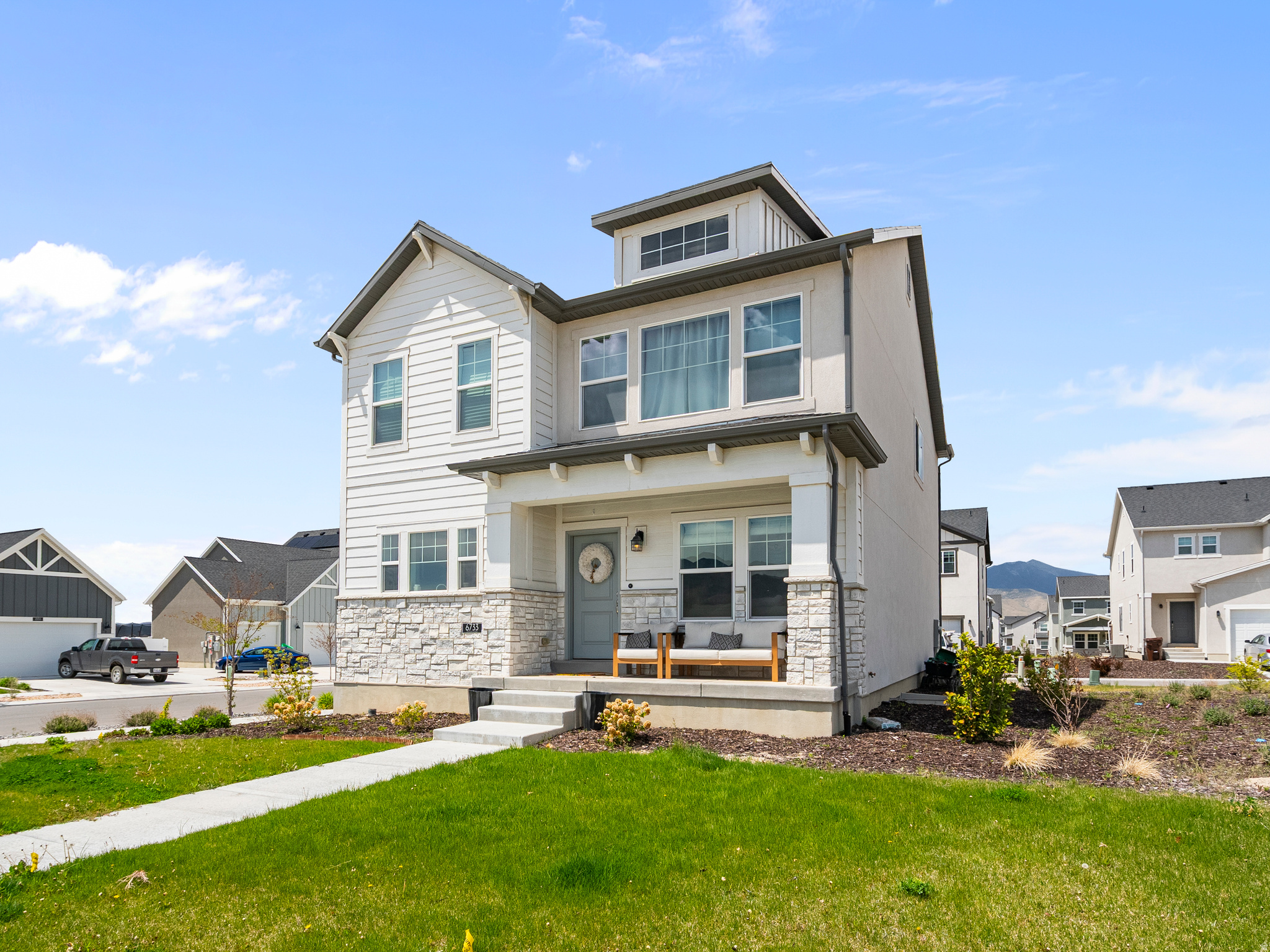 OVERLAND COMMUNITY - Residential