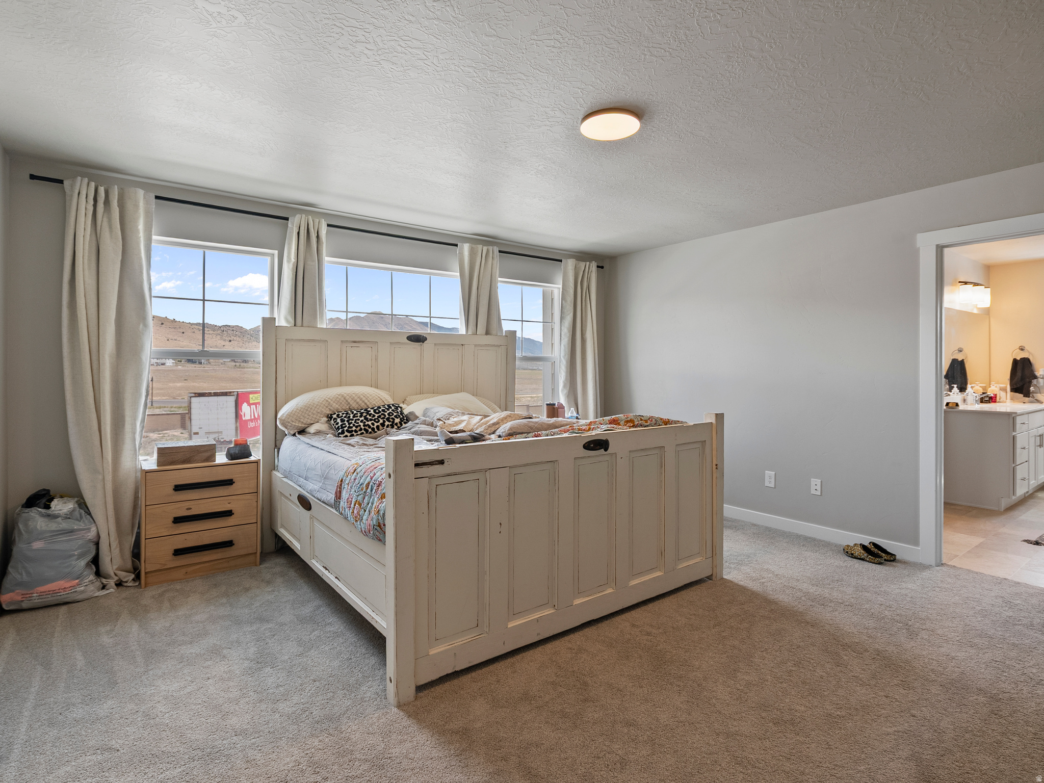 OVERLAND COMMUNITY - Residential