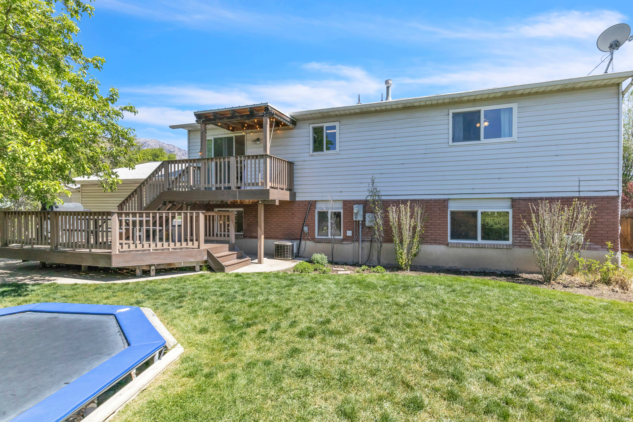 MEADOW CREEK EST - Residential