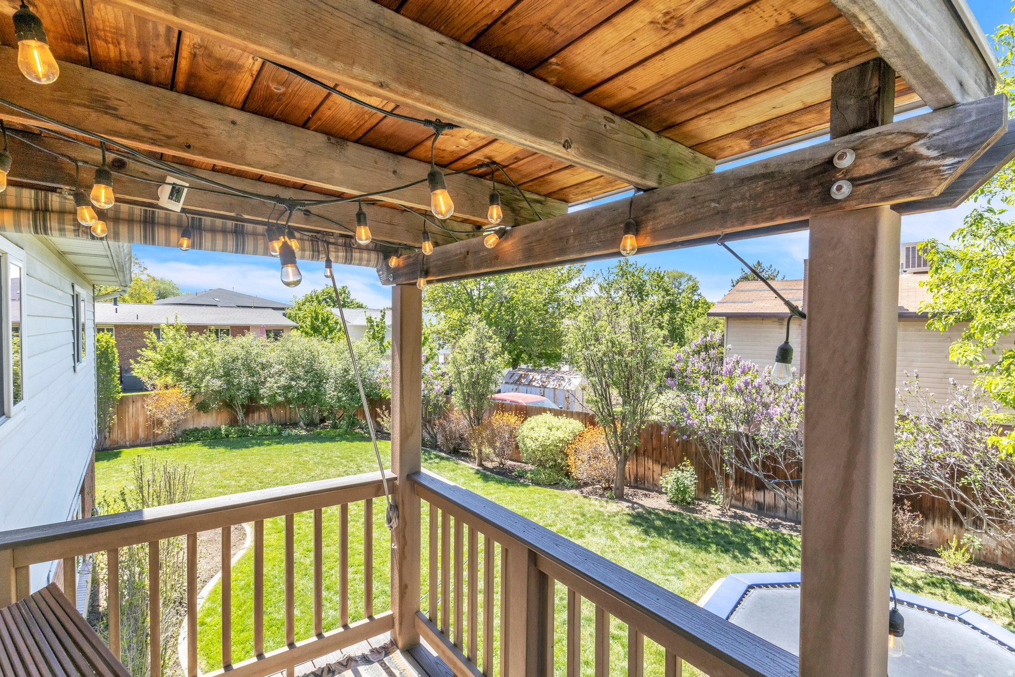 MEADOW CREEK EST - Residential
