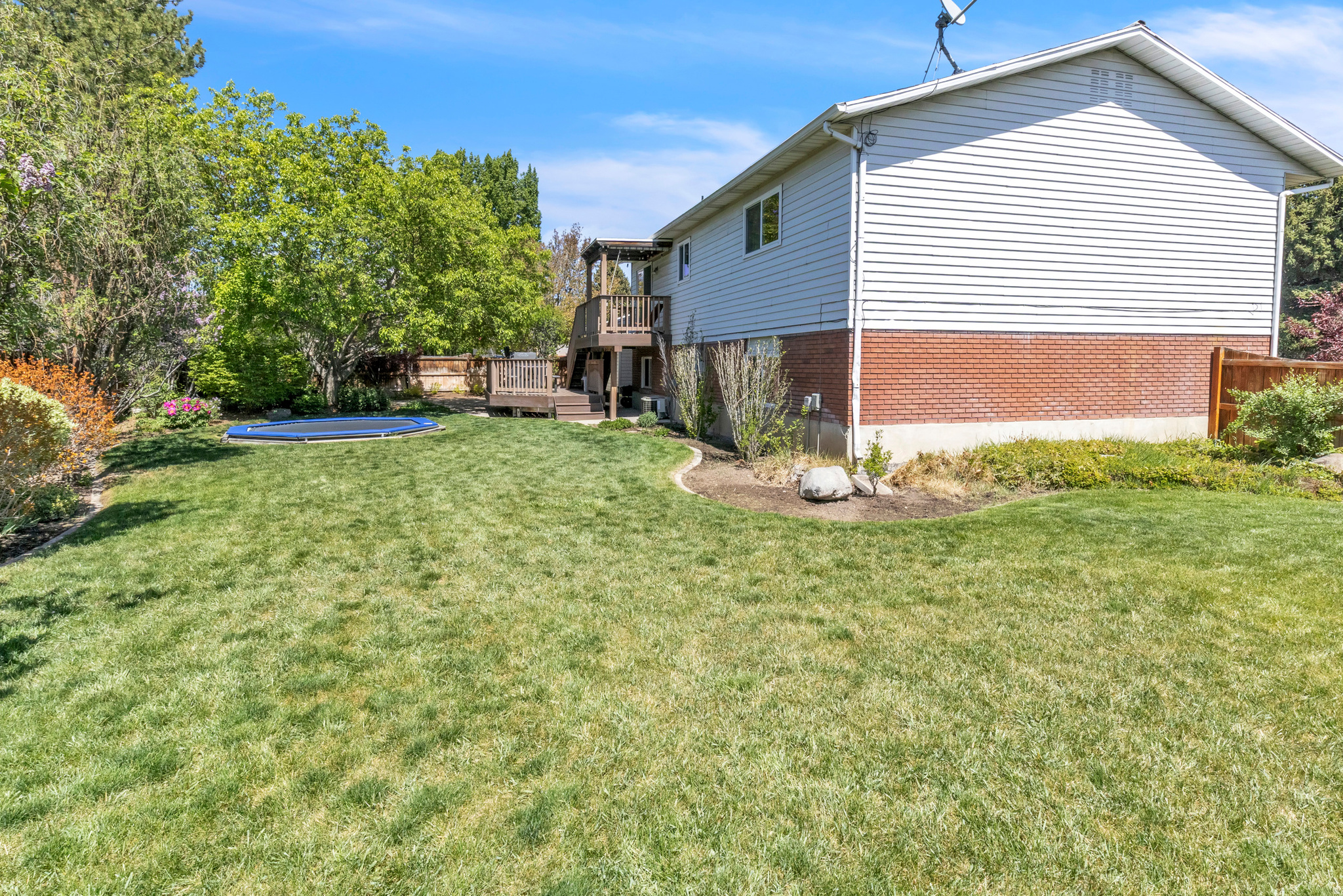 MEADOW CREEK EST - Residential