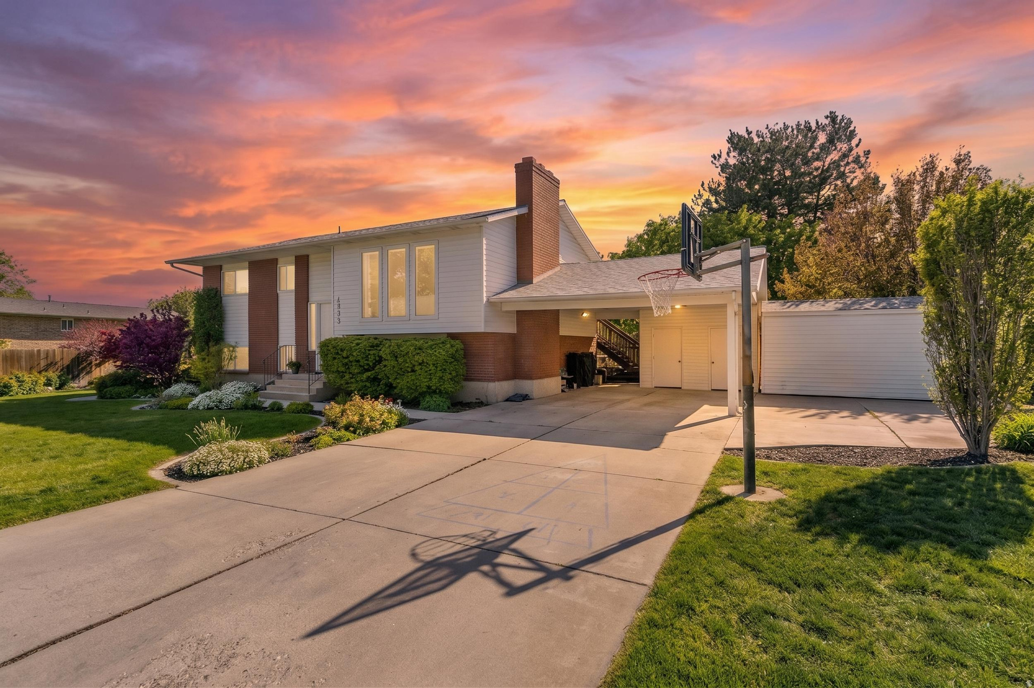 MEADOW CREEK EST - Residential
