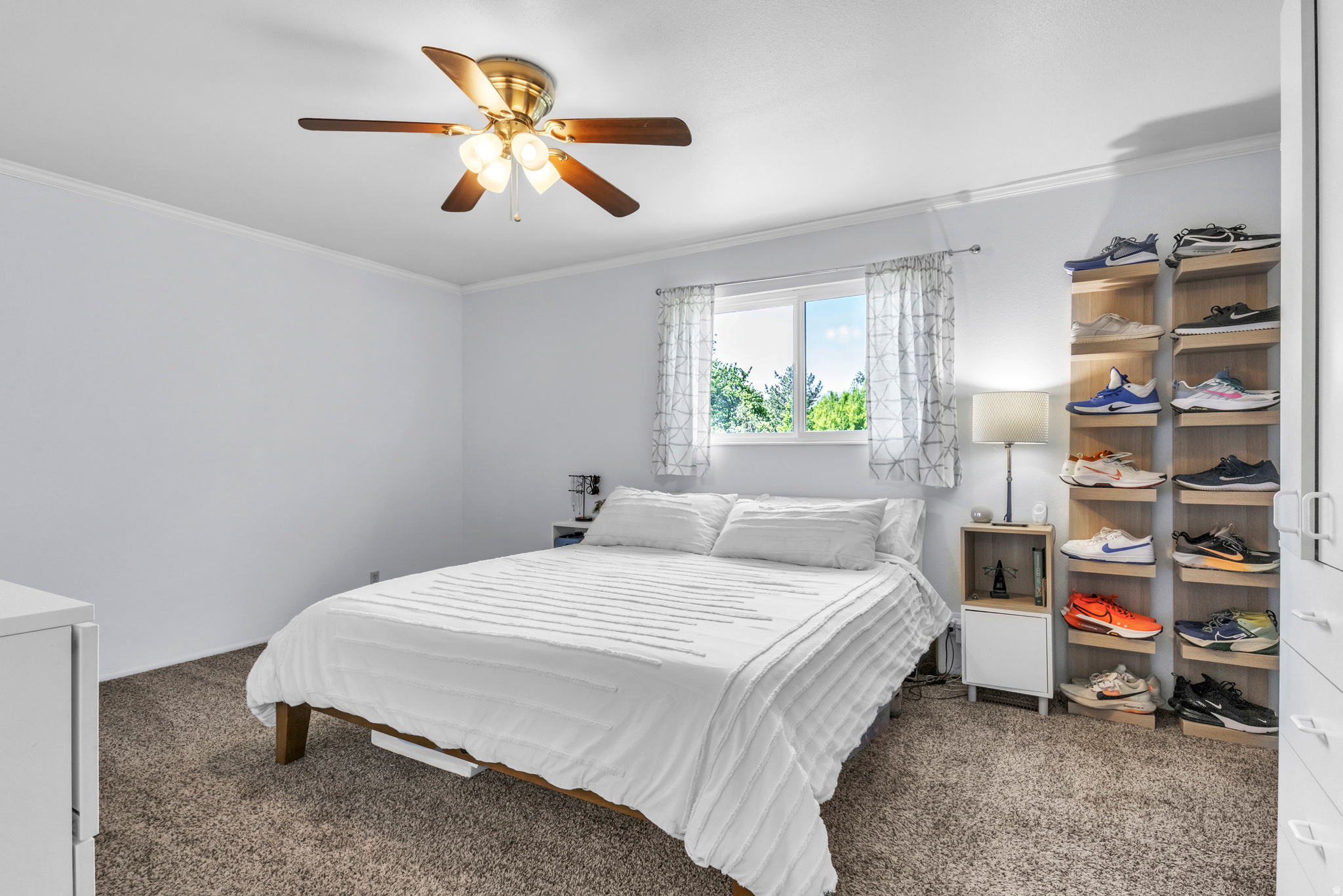 MEADOW CREEK EST - Residential