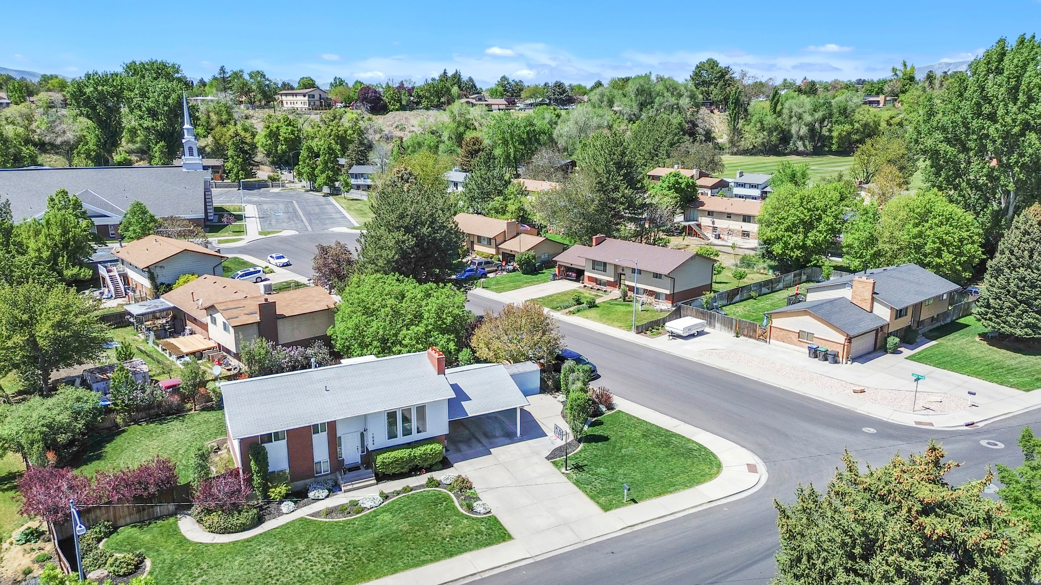 MEADOW CREEK EST - Residential
