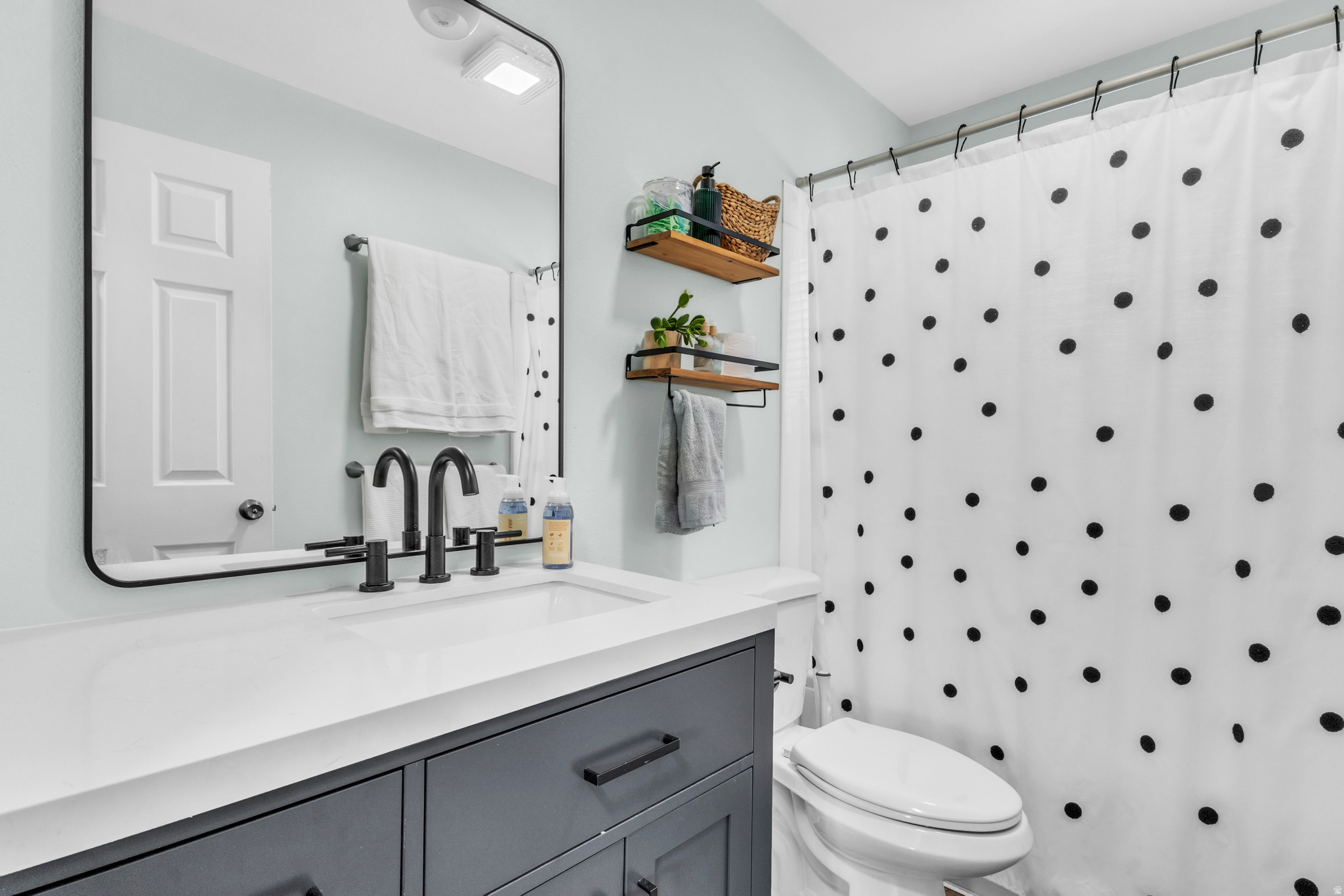 MEADOW CREEK EST - Residential