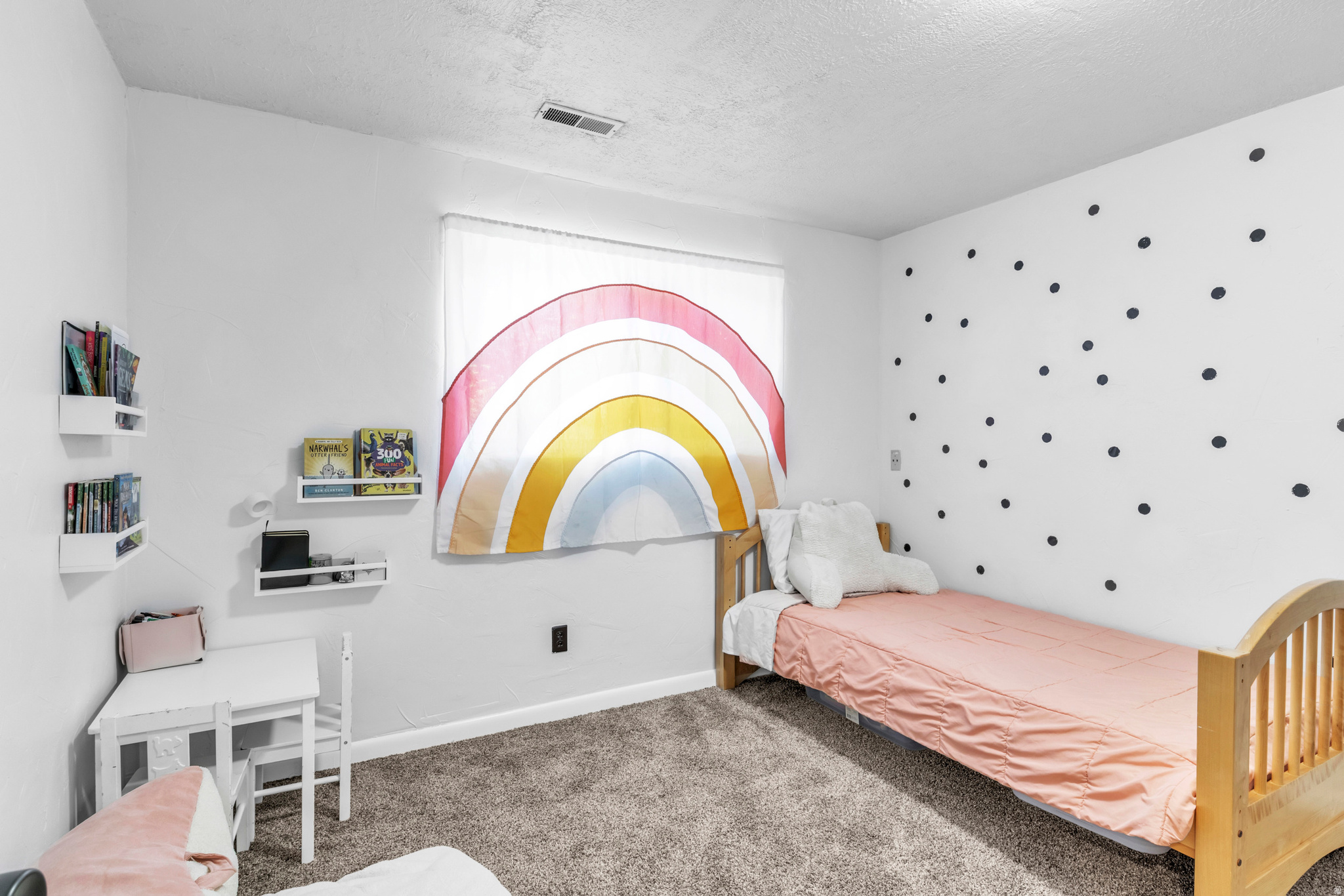 MEADOW CREEK EST - Residential