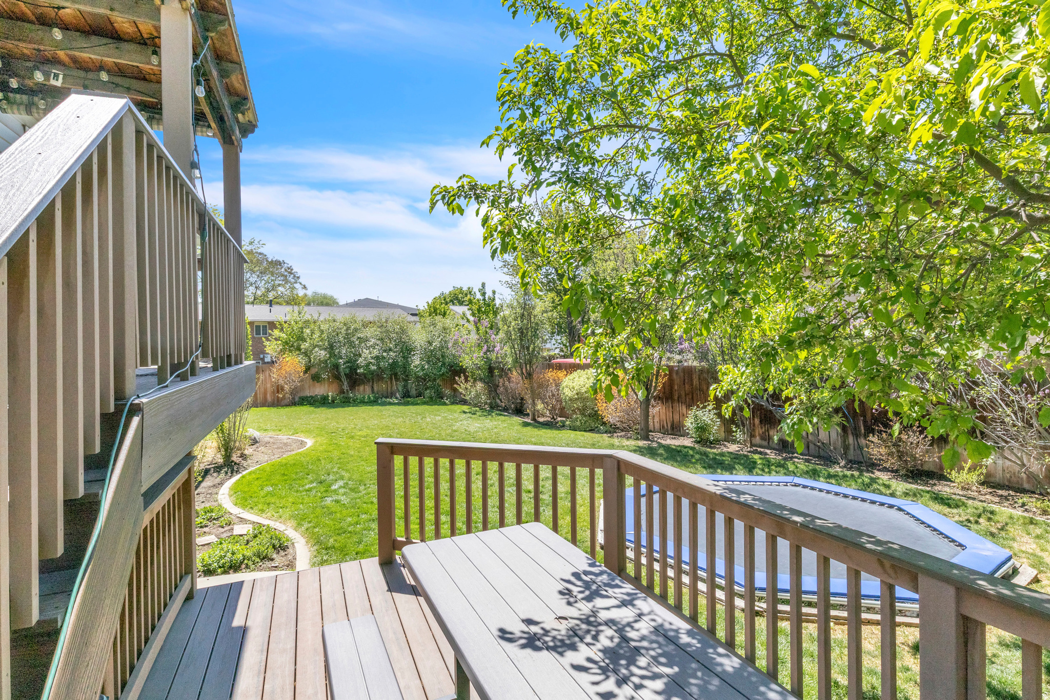 MEADOW CREEK EST - Residential