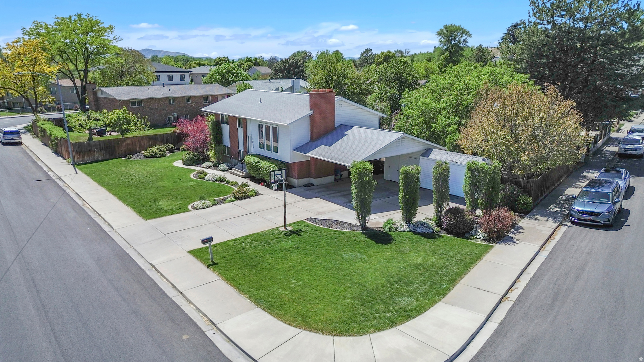 MEADOW CREEK EST - Residential