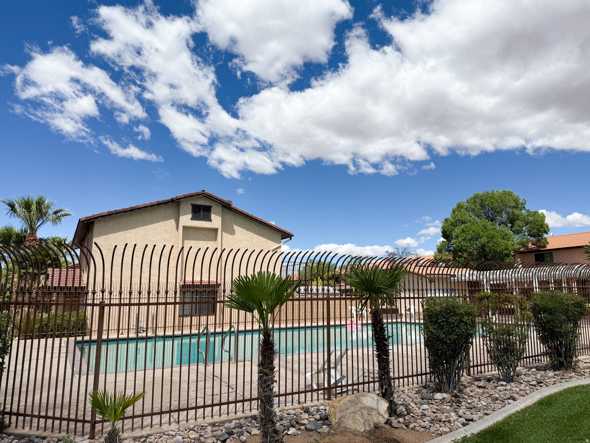 COLOR VIEW TOWNHOMES - Residential