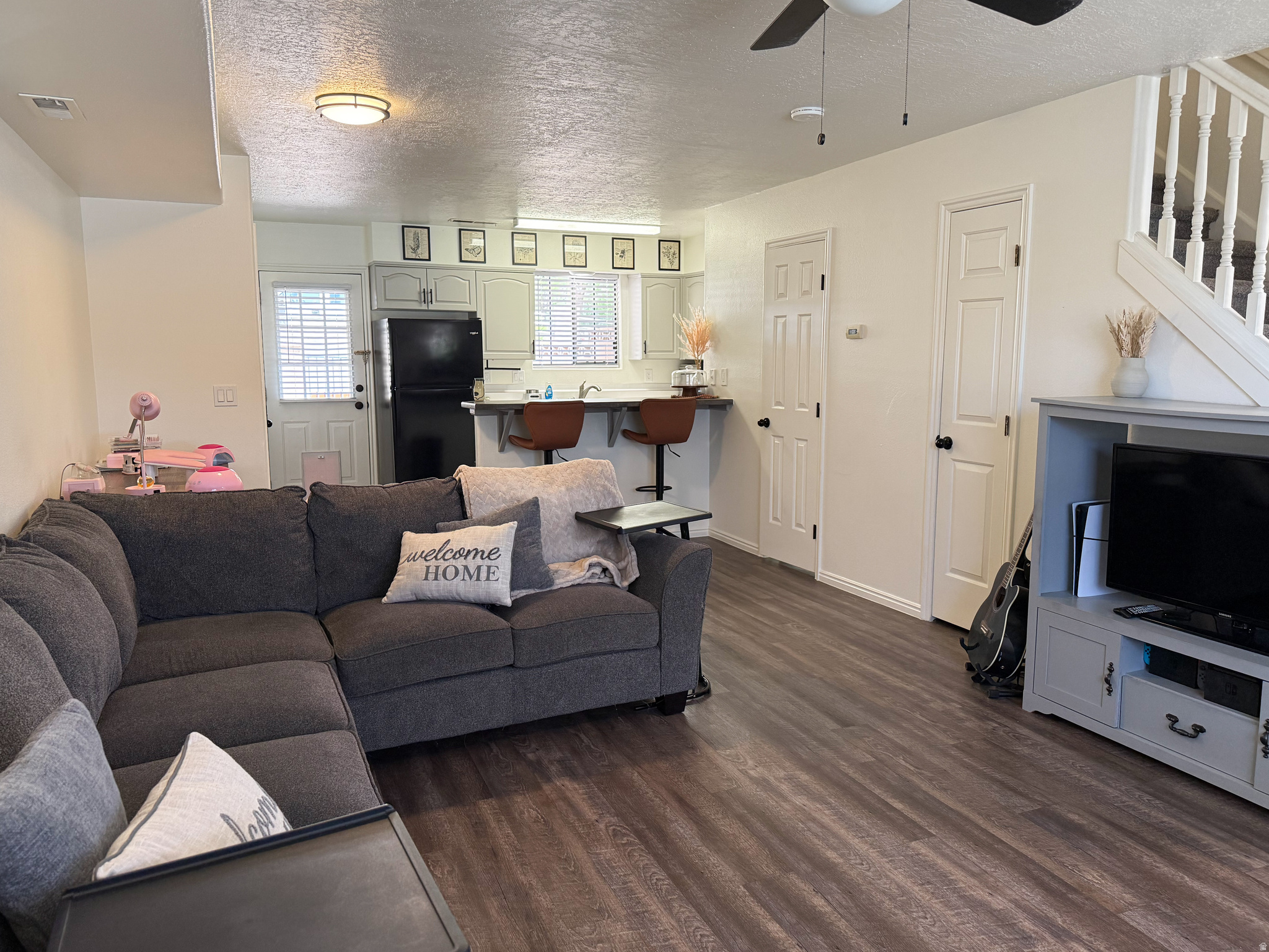 COLOR VIEW TOWNHOMES - Residential
