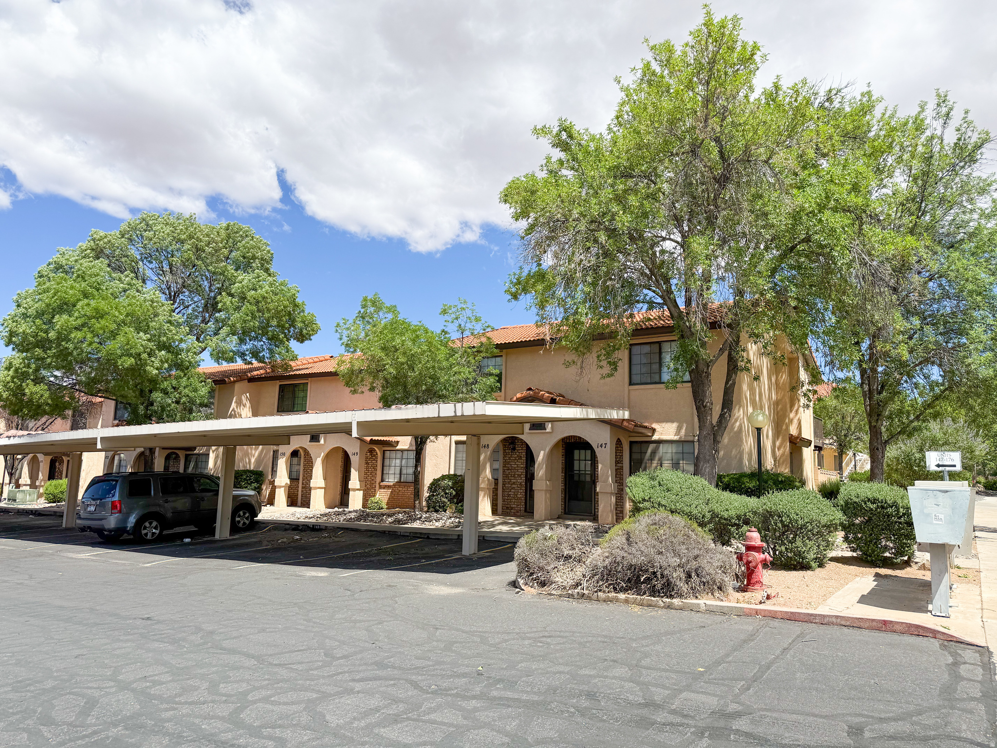 COLOR VIEW TOWNHOMES - Residential