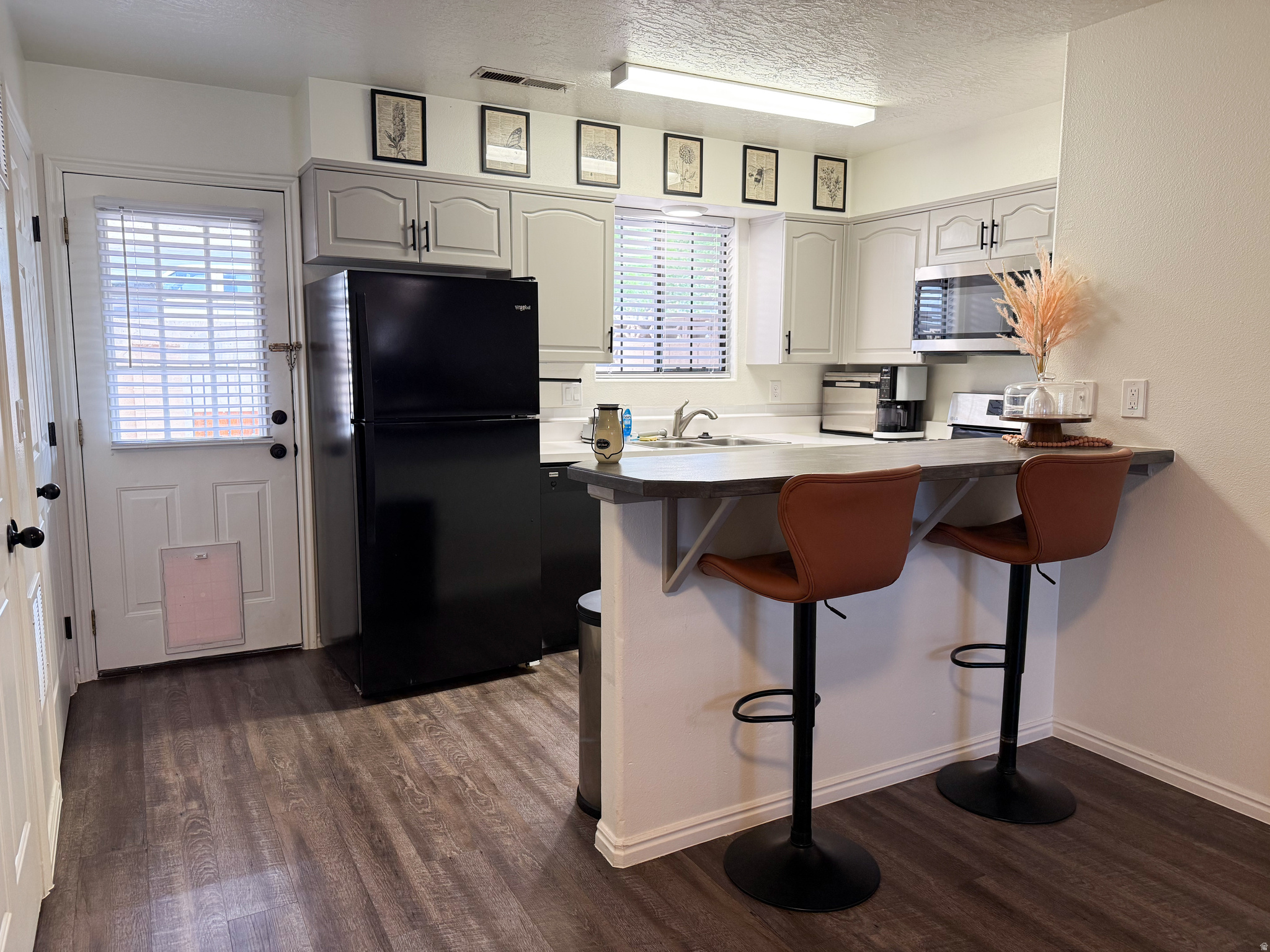 COLOR VIEW TOWNHOMES - Residential