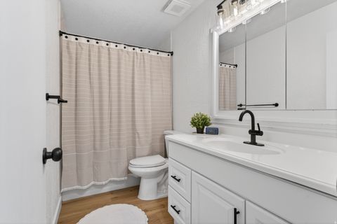 Tiny photo for 489 N OWENS ST, Layton, UT 84041 (MLS # 2153266)