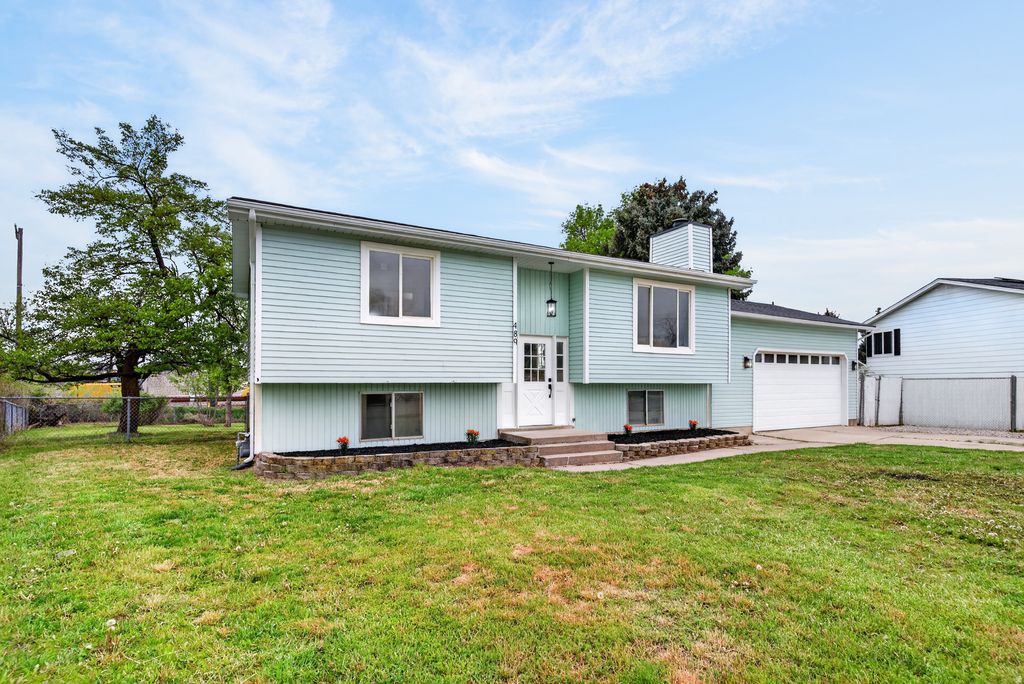 Photo of 489 N OWENS ST, Layton, UT 84041 (MLS # 2153266)