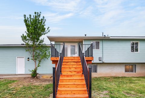Tiny photo for 489 N OWENS ST, Layton, UT 84041 (MLS # 2153266)