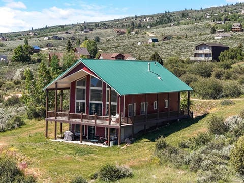 Homes For Sale - 2330 S Valleyview Dr<br/> Garden City, UT 84028