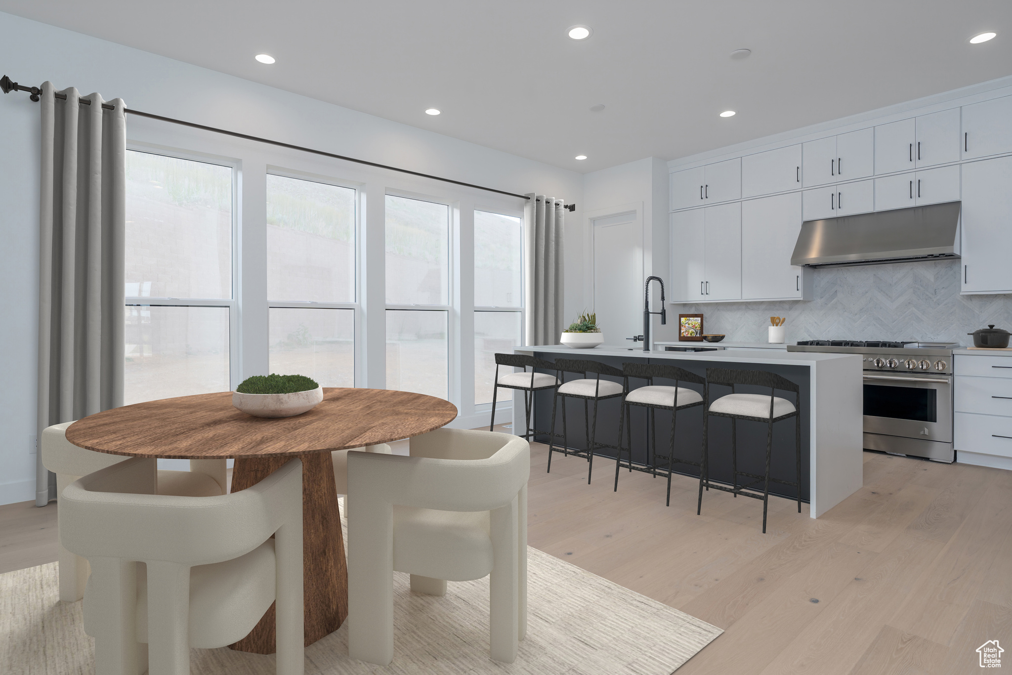 LAKEVIEW ESTATES - Residential