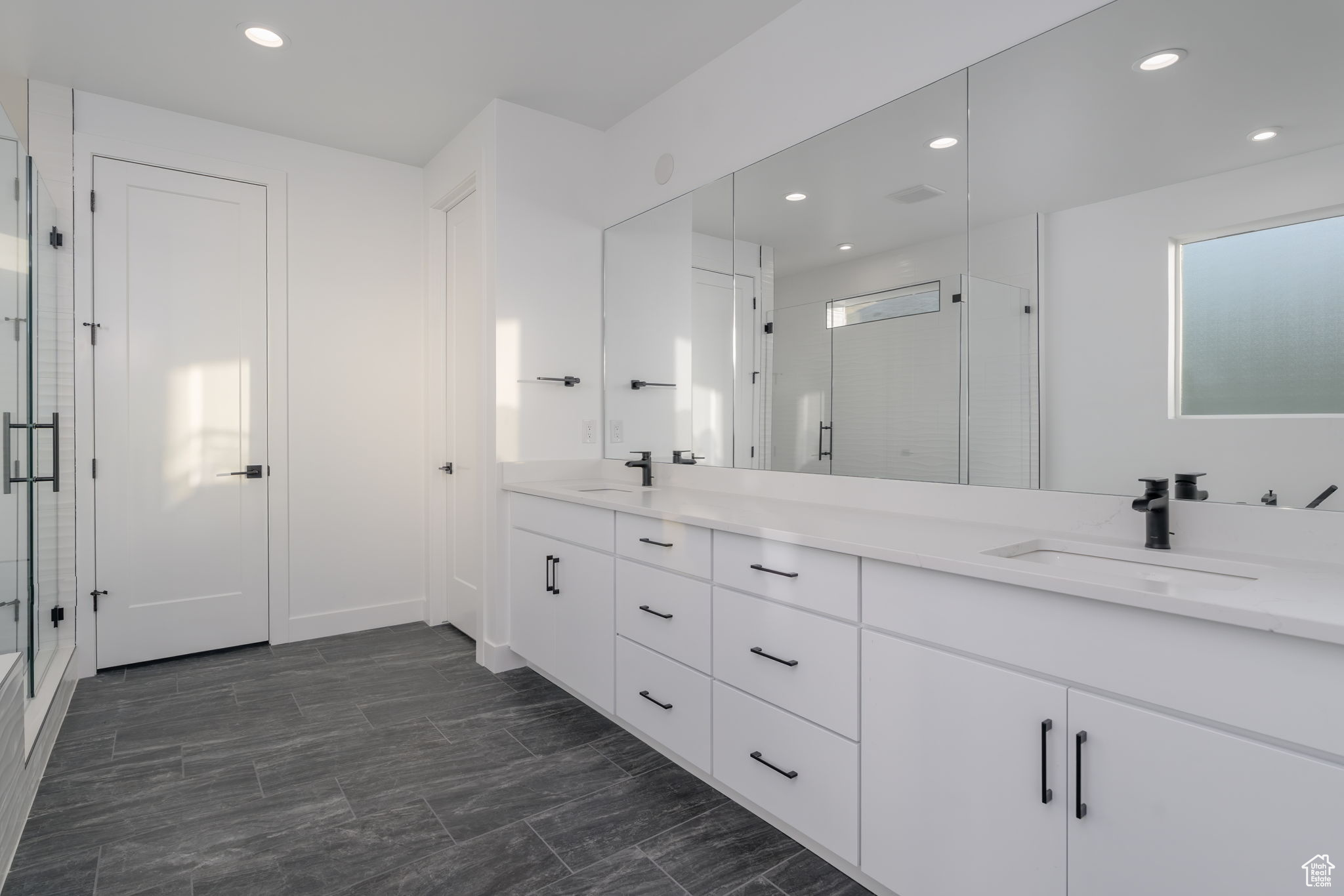 LAKEVIEW ESTATES - Residential