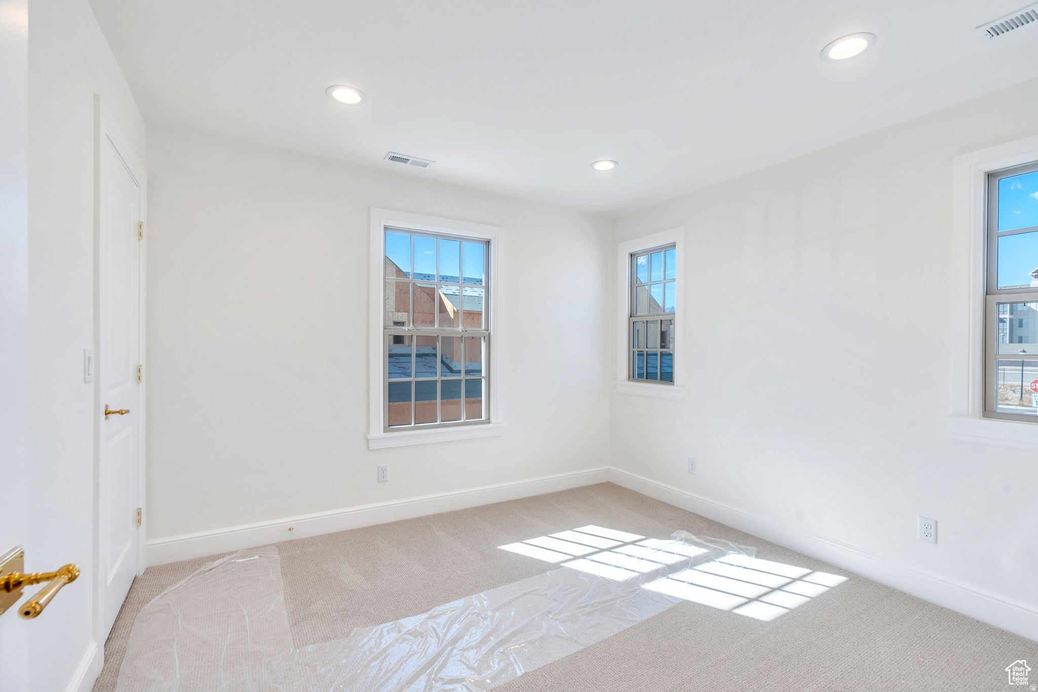 CAMDEN COMMONS - Residential Income